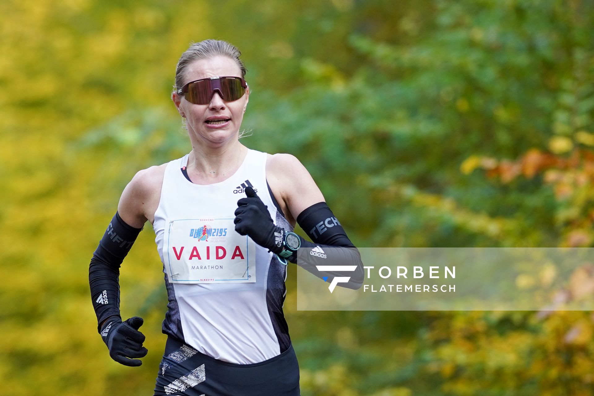 Vaida Zusinaite (Lithuania) am 25.10.2020 beim BLN 42195 Halbmarathon & Marathon in Bernoewe (Stadt Oranienburg)