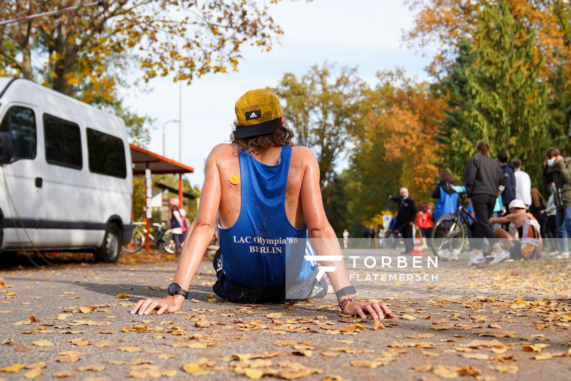 Tobias Singer (LAC Olympia 88 Berlin) nach Marathon am 25.10.2020 beim BLN 42195 Halbmarathon & Marathon in Bernoewe (Stadt Oranienburg)