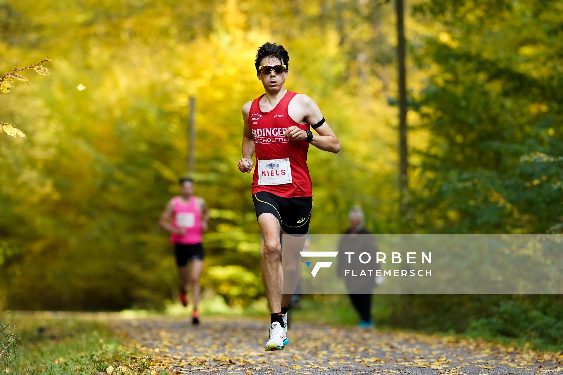 Niels Michalik (LG Nord Berlin) am 25.10.2020 beim BLN 42195 Halbmarathon & Marathon in Bernoewe (Stadt Oranienburg)