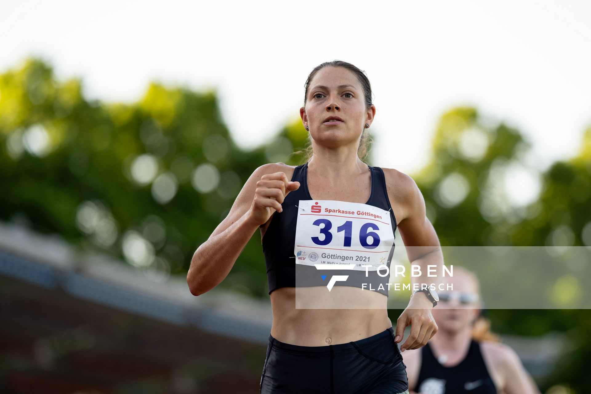 Naima Madlen Diesner (LG Goettingen) ueber 5000m am 19.06.2021 waehrend den NLV + BLV Landesmeisterschaften im Jahnstadion in Göttingen