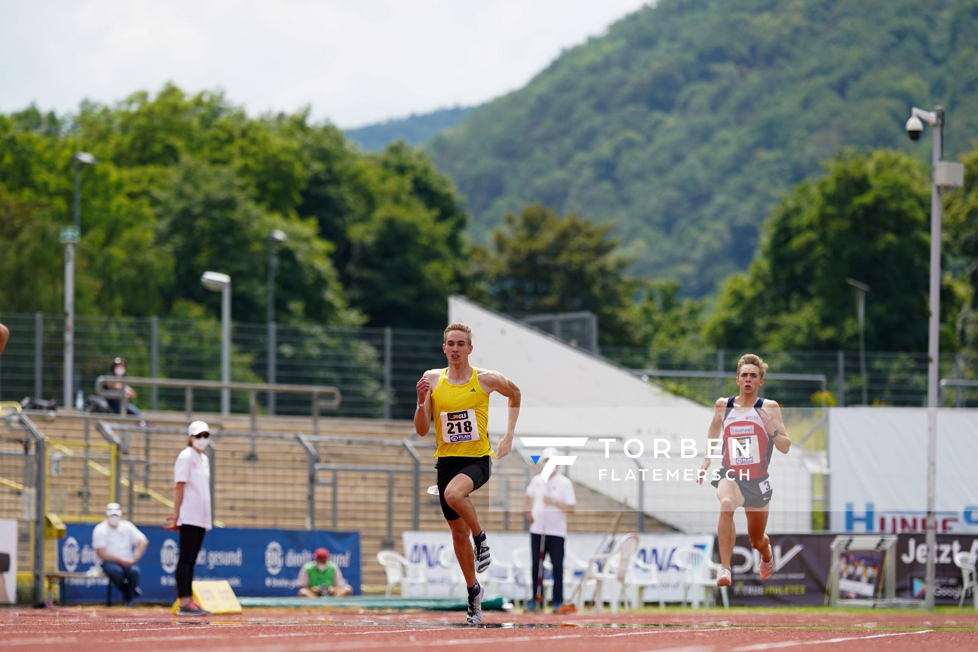 Luis Oberbeck (LG Goettingen) und Justus Baumgarten (SCL Heel Baden-Baden) im 400m Vorlauf am 26.06.2021 waehrend den deutschen U23 Leichtathletik-Meisterschaften 2021 im Stadion Oberwerth in Koblenz