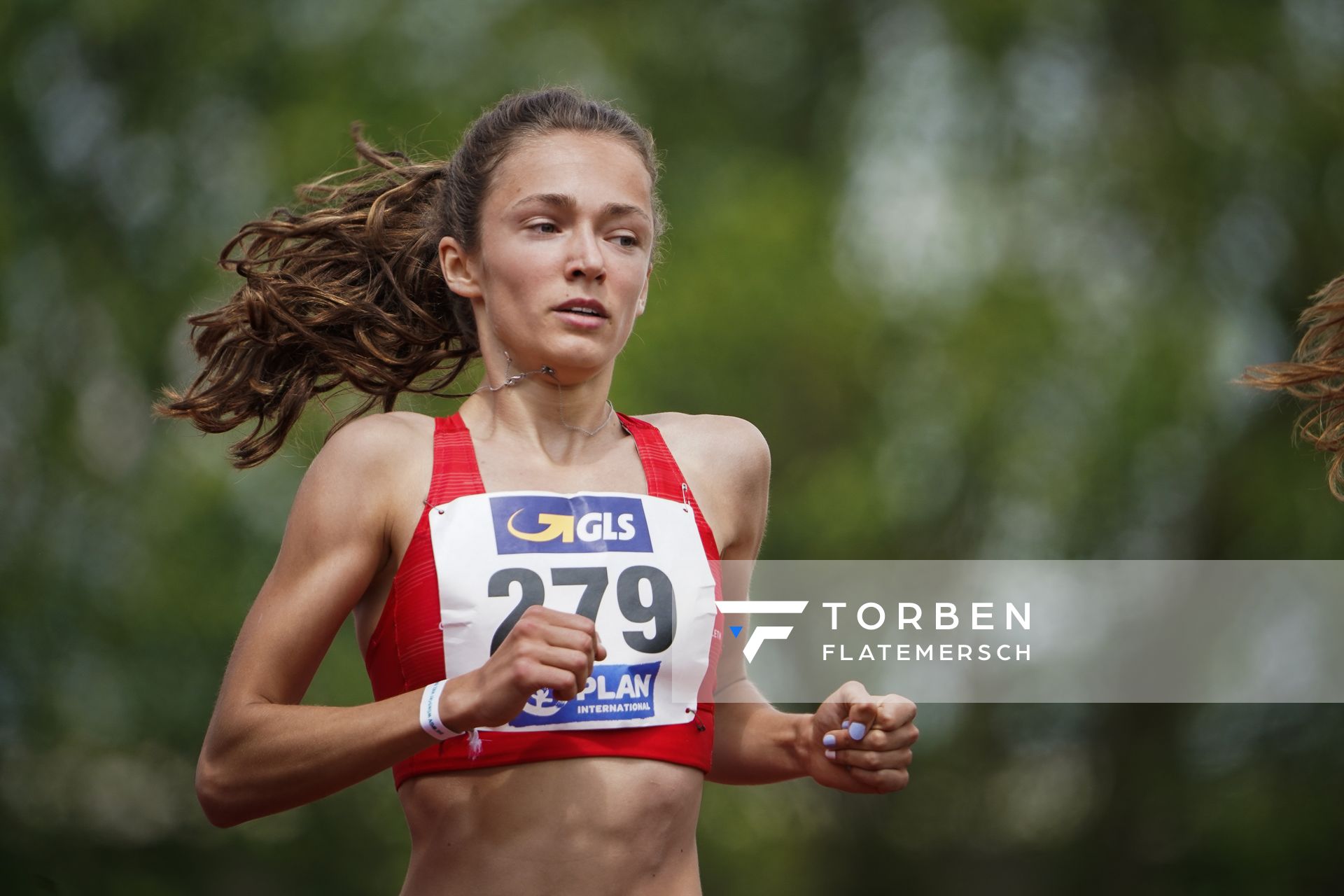 Sarah Fleur Schulze (VfL Eintracht Hannover) im 800m Vorlauf am 26.06.2021 waehrend den deutschen U23 Leichtathletik-Meisterschaften 2021 im Stadion Oberwerth in Koblenz