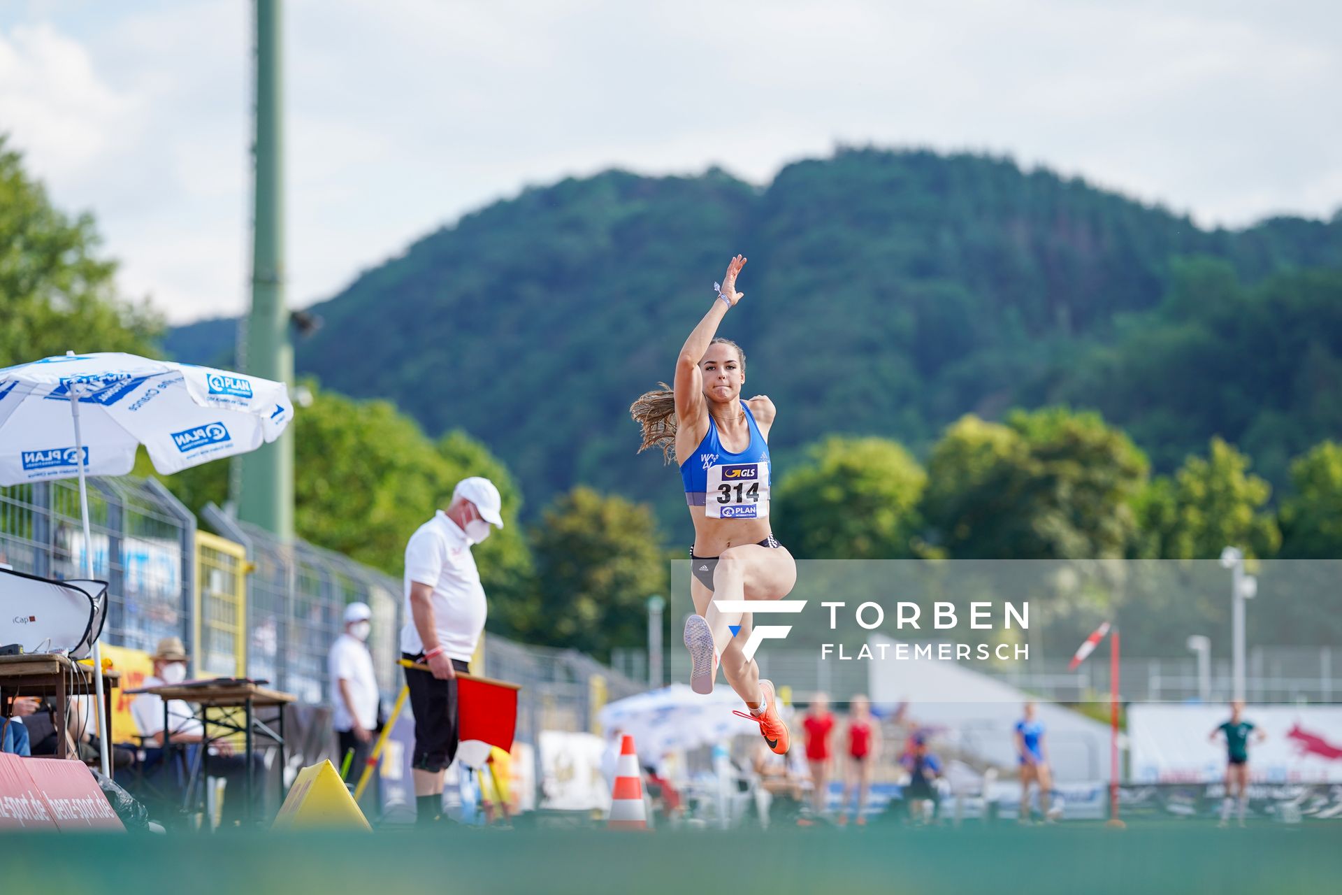 Sophie Ullrich (Wiesbadener LV) im Dreisprung am 26.06.2021 waehrend den deutschen U23 Leichtathletik-Meisterschaften 2021 im Stadion Oberwerth in Koblenz