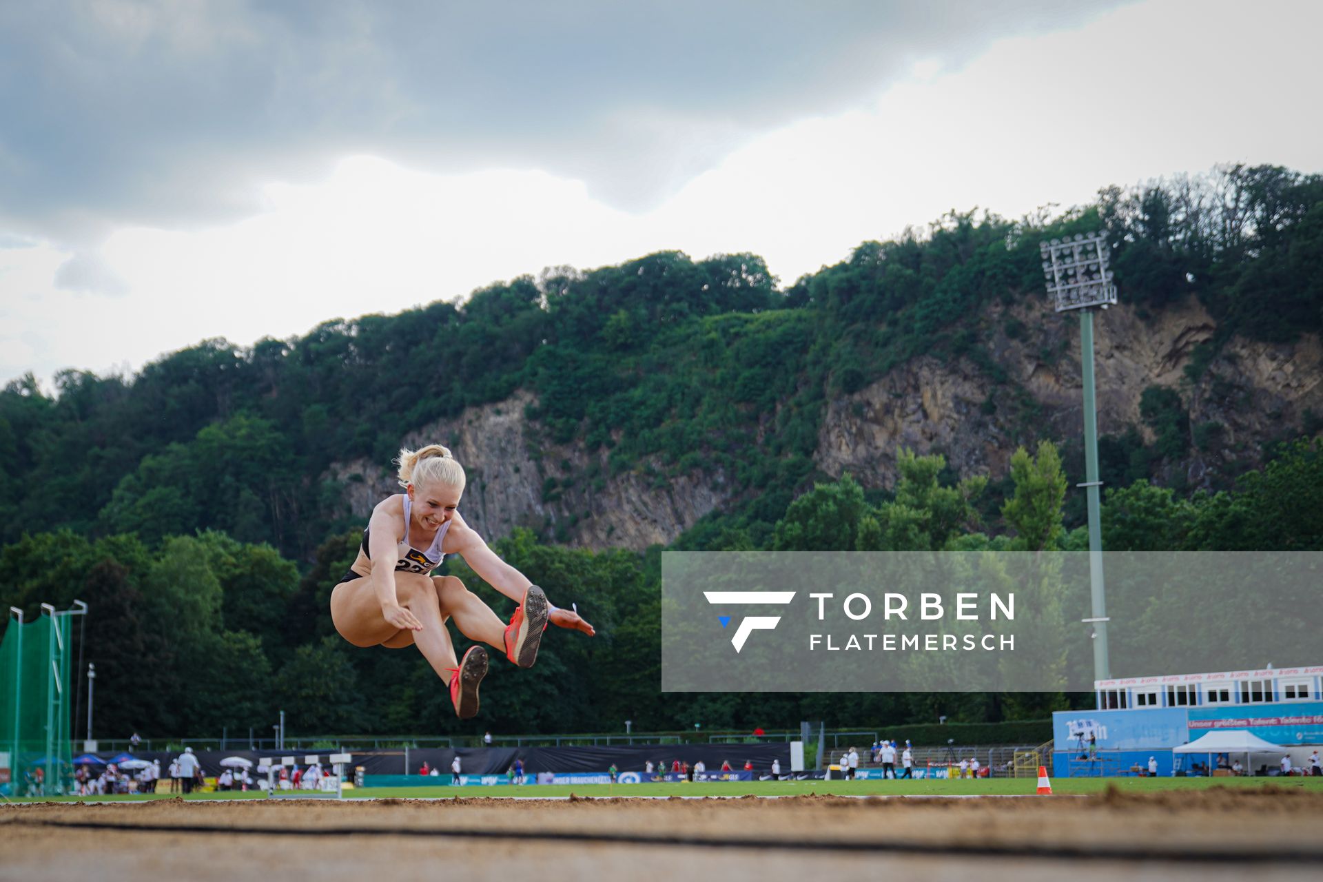 Anna Reisch (TB Bad Cannstatt) im Dreisprung am 26.06.2021 waehrend den deutschen U23 Leichtathletik-Meisterschaften 2021 im Stadion Oberwerth in Koblenz