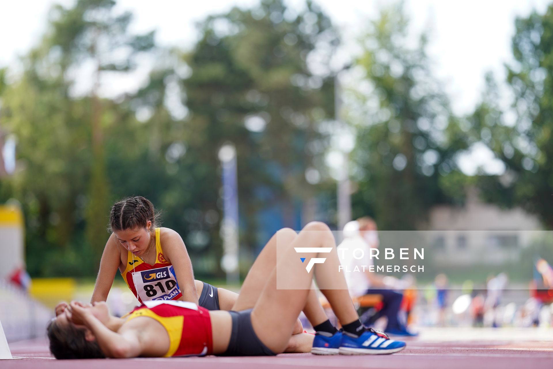 Lena Riedel (ASV Erfurt) im Ziel am 30.07.2021 waehrend den deutschen Leichtathletik-Jugendmeisterschaften 2021 in Rostock