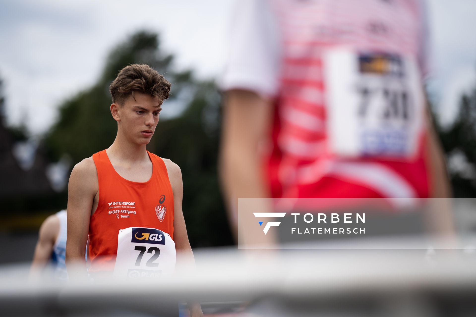 Fokussiert an der Startlinie: Rodion Beimler (LC Cottbus)am 31.07.2021 waehrend den deutschen Leichtathletik-Jugendmeisterschaften 2021 in Rostock (Tag 2)