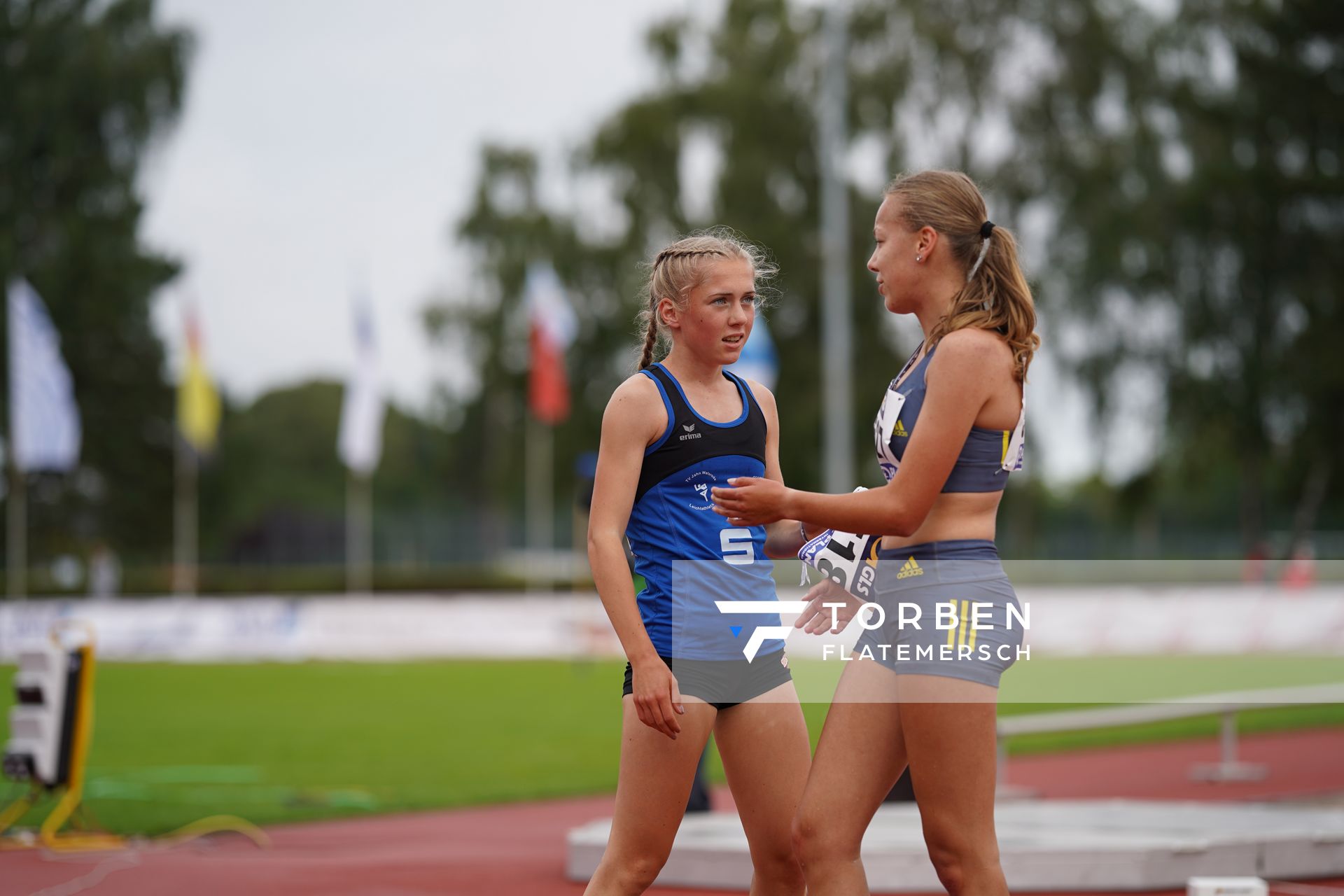 Ronja Funck (TV Jahn Walsrode) und Sophie Hinrichs (VfL Loeningen) am 01.08.2021 waehrend den deutschen Leichtathletik-Jugendmeisterschaften 2021 in Rostock (Tag 3)