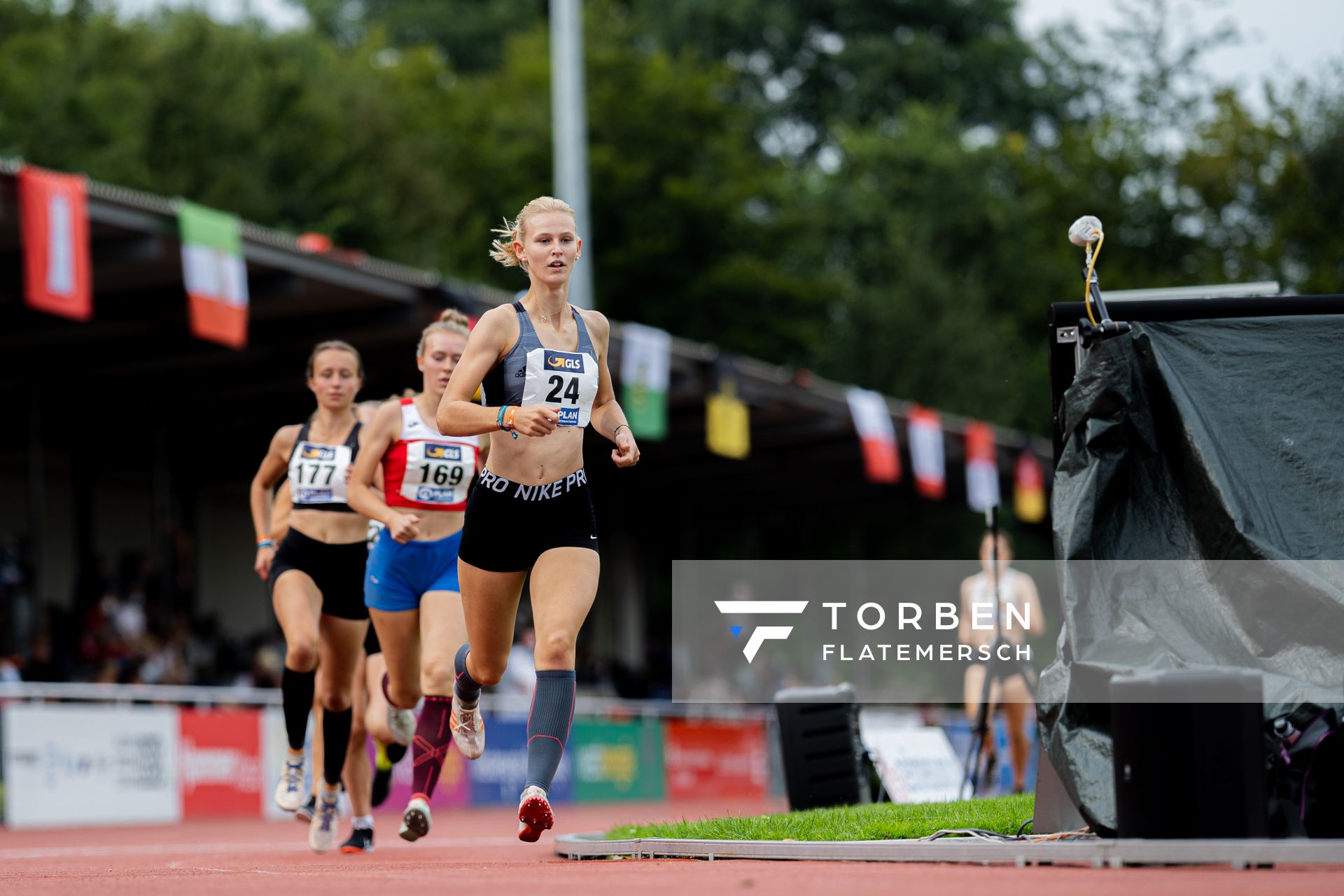 Anna Deitert (LG Buende-Loehne) ueber 800m am 21.08.2021 bei den Deutschen Meisterschaften Mehrkampf im Auestadion in Wesel (Tag 2)