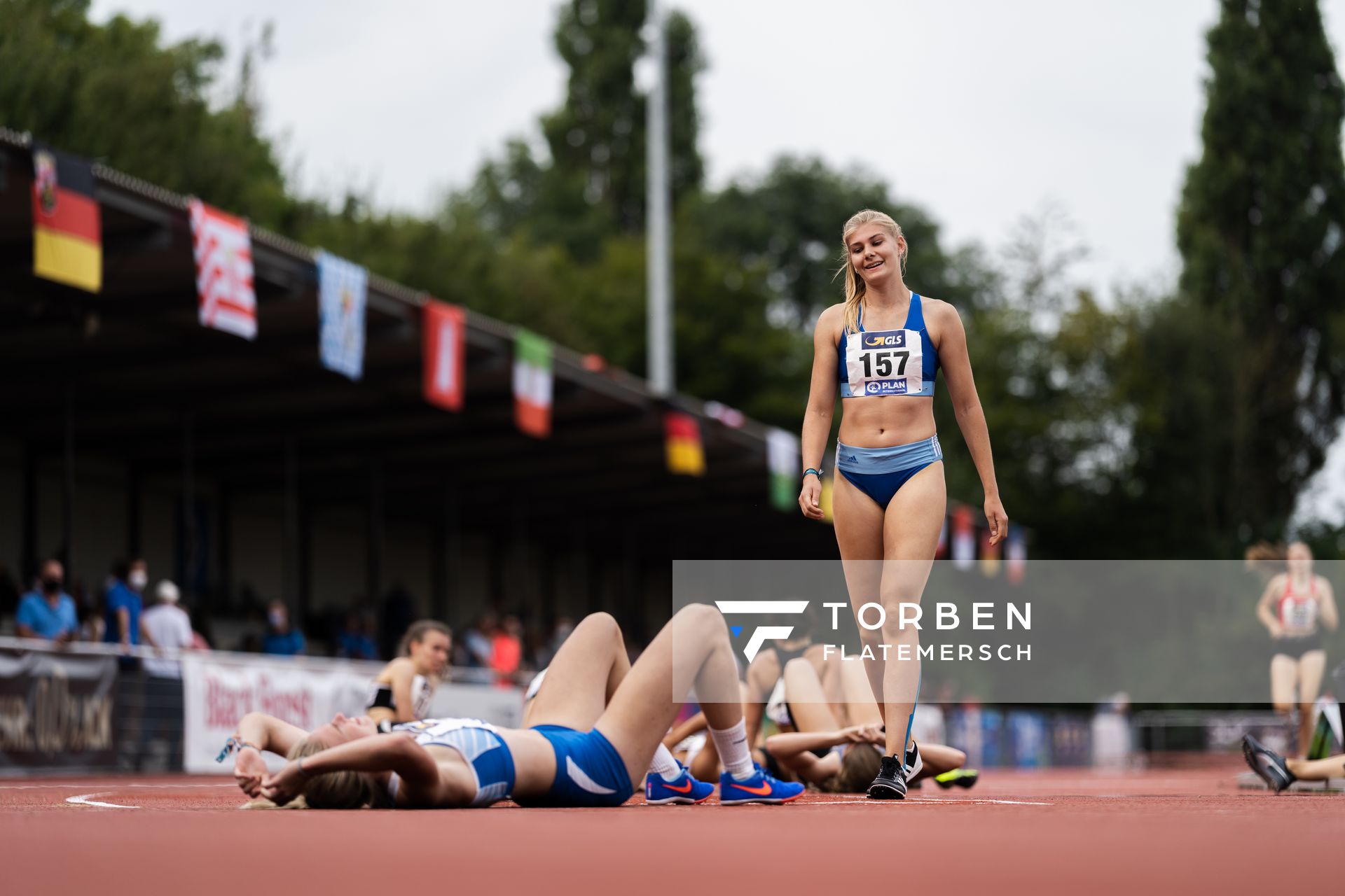 Lara Siemer (Rukeli Trollmann e. V.) nach dem 800m Lauf am 21.08.2021 bei den Deutschen Meisterschaften Mehrkampf im Auestadion in Wesel (Tag 2)
