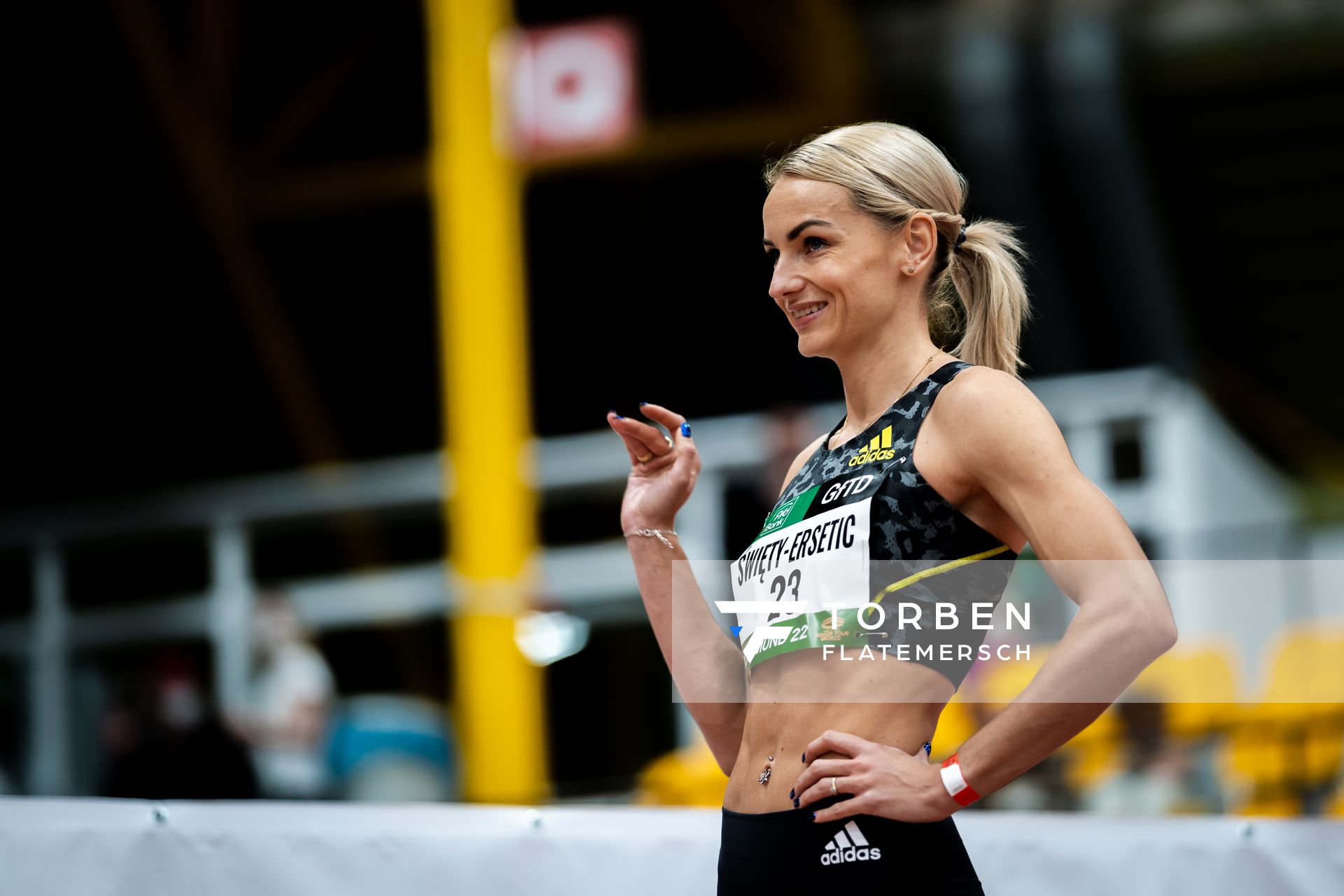 Justyna Swiety-Ersetic (Polen) am 400m Start am 12.02.2022 beim PSD Bank Indoor Meeting in der Helmut-Körnig-Halle in Dortmund