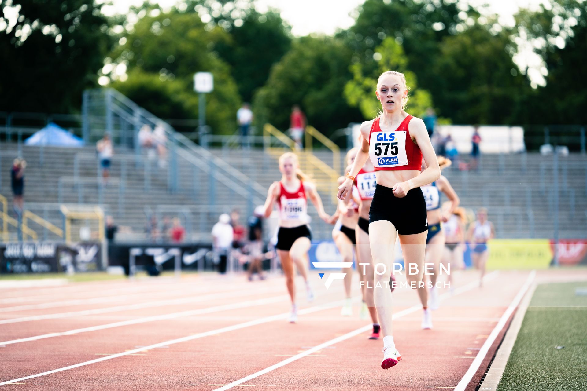 Nele Heymann (TuS Haren) im 1500m Vorlauf am 15.07.2022 waehrend den deutschen Leichtathletik-Jugendmeisterschaften 2022 in Ulm