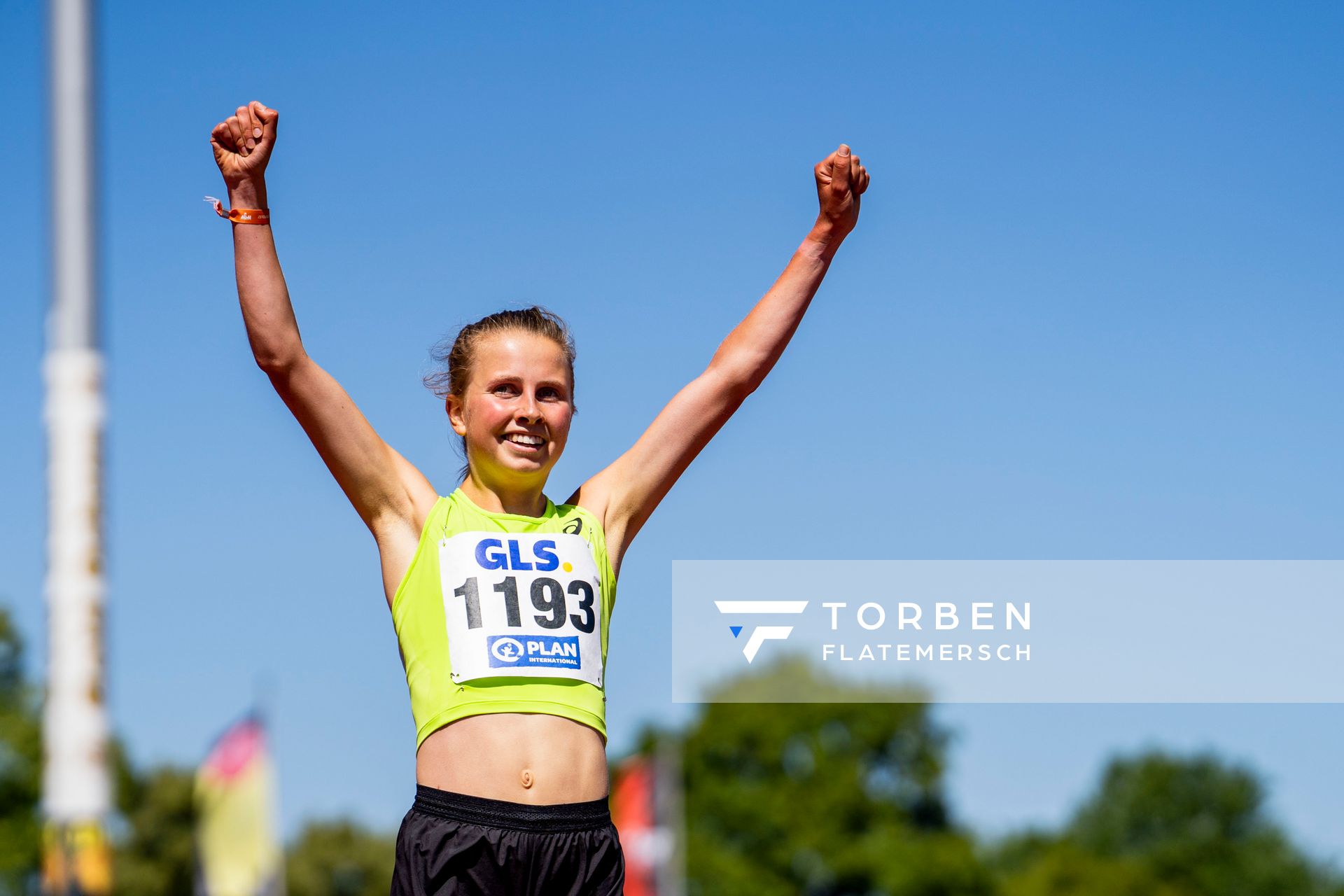 Kira Weis (KSG Gerlingen) gewinnt ueber 3000m am 17.07.2022 waehrend den deutschen Leichtathletik-Jugendmeisterschaften 2022 in Ulm