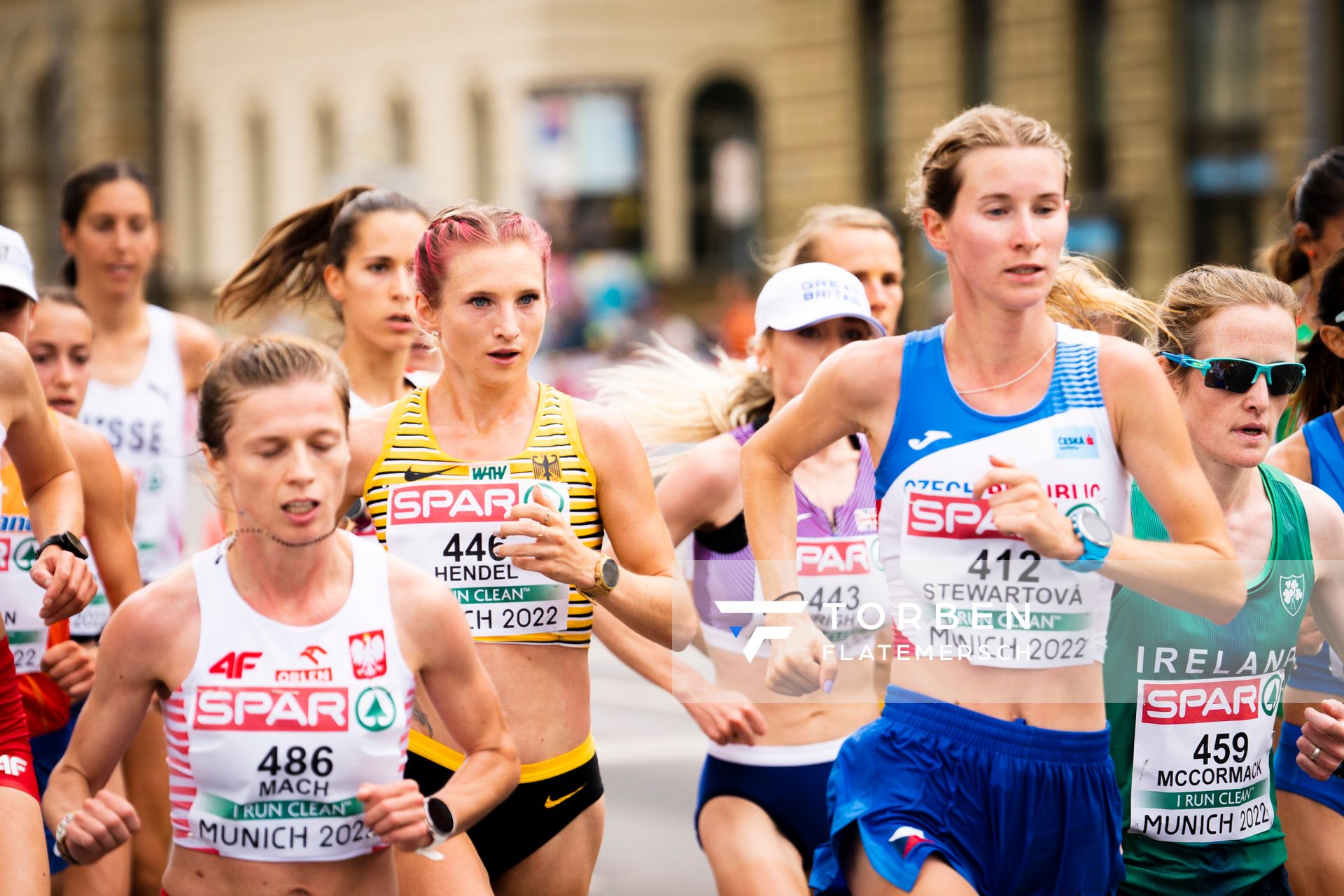 Kristina Hendel (GER) mittendrin beim Marathon am 15.08.2022 bei den Leichtathletik-Europameisterschaften in Muenchen