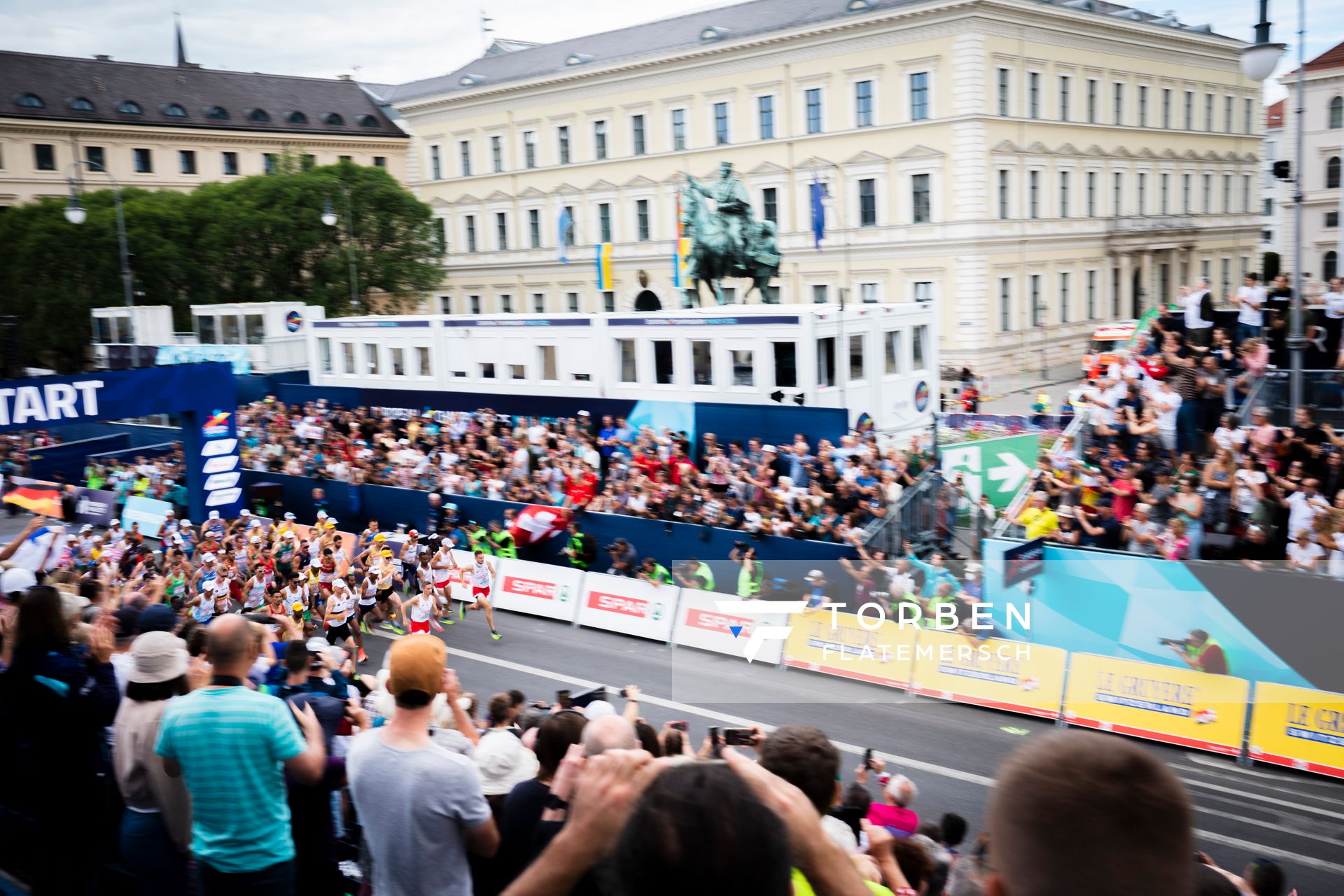 Start der Maenner; Marathon am 15.08.2022 bei den Leichtathletik-Europameisterschaften in Muenchen