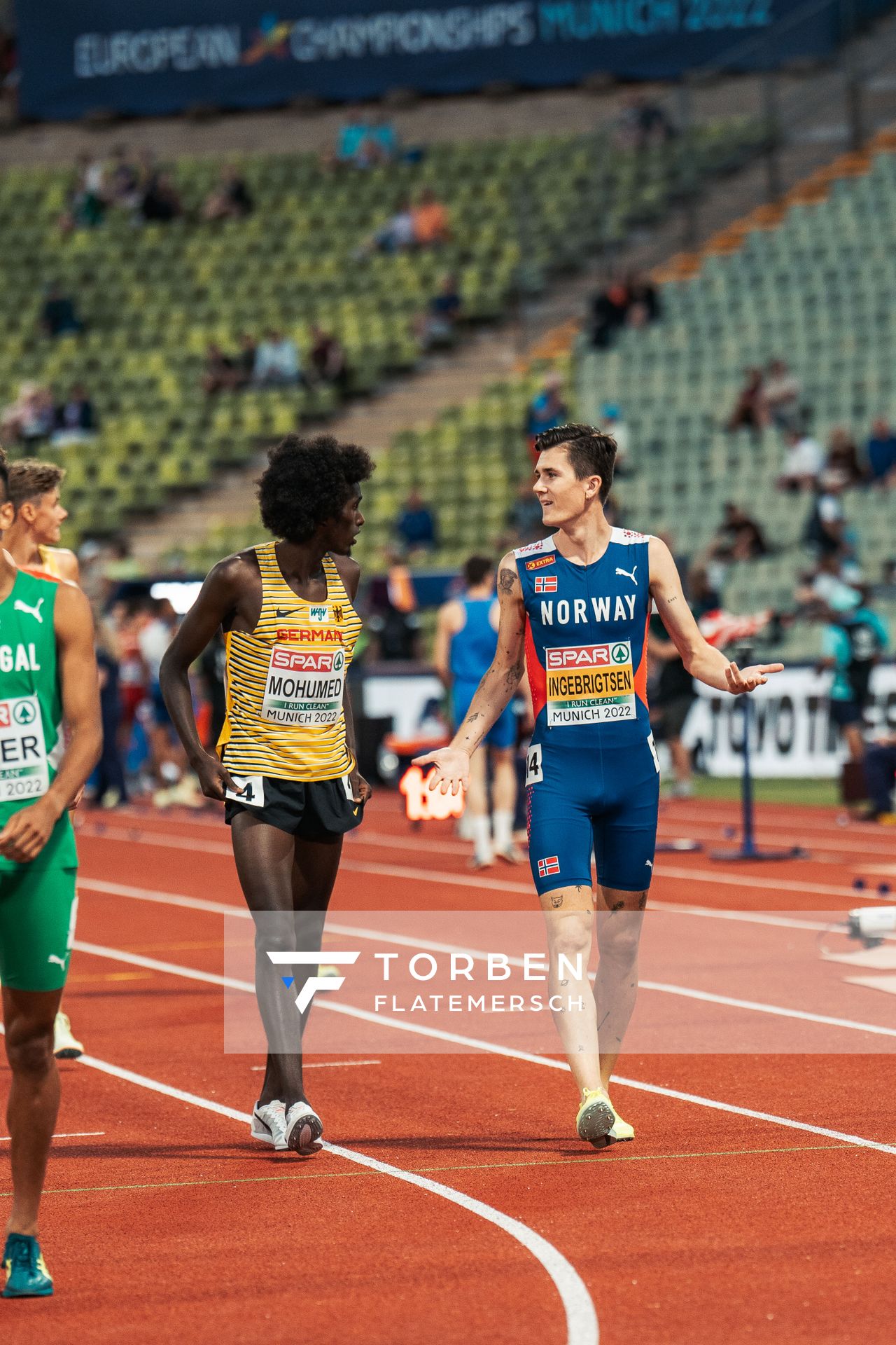 Mohamed Mohumed (GER) und Jakob Ingebrigtsen (NOR) am 15.08.2022 bei den Leichtathletik-Europameisterschaften in Muenchen