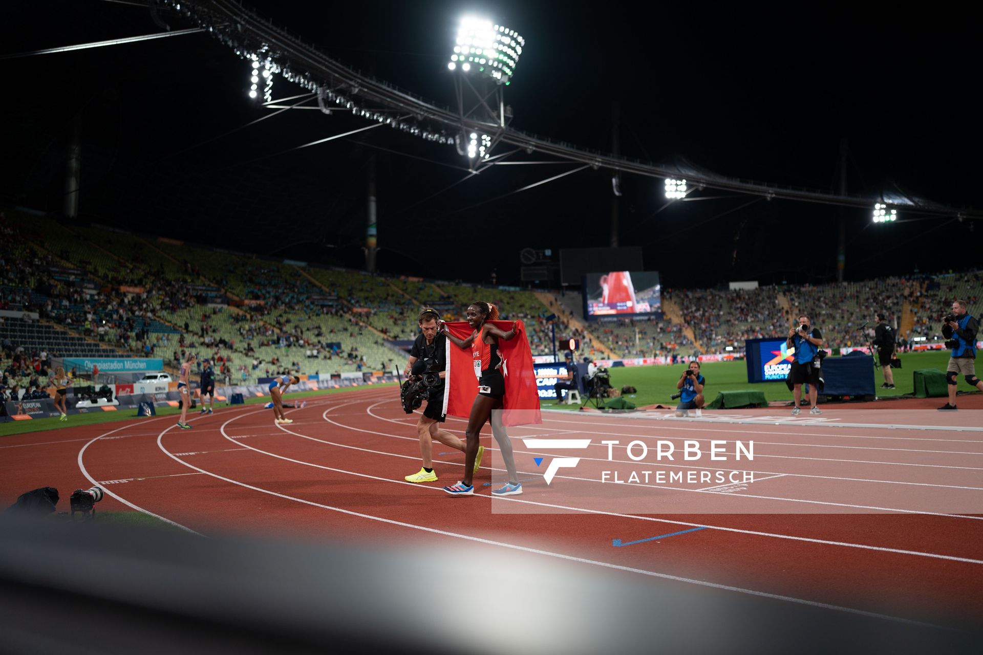 Yasemin Can (TUR) gewinnt die 10000m der Frauen am 15.08.2022 bei den Leichtathletik-Europameisterschaften in Muenchen