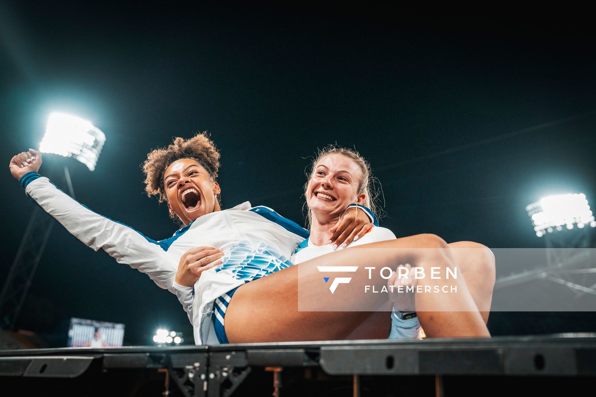 Marie-julie Bonnin (FRA) und Margot Chevrier (FRA) im Stabhochsprung Finale am 17.08.2022 bei den Leichtathletik-Europameisterschaften in Muenchen