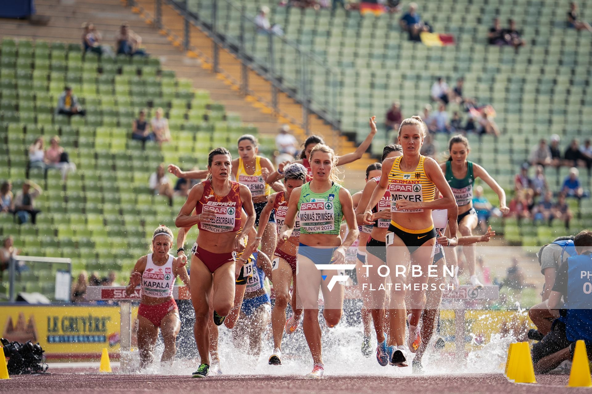 Elizabeth Bird (GBR), Elena Burkard (GER), Maruša MIŠMAŠ ZRIMŠEK (SLO), Lea Meyer (GER)  am 18.08.2022 bei den Leichtathletik-Europameisterschaften in Muenchen