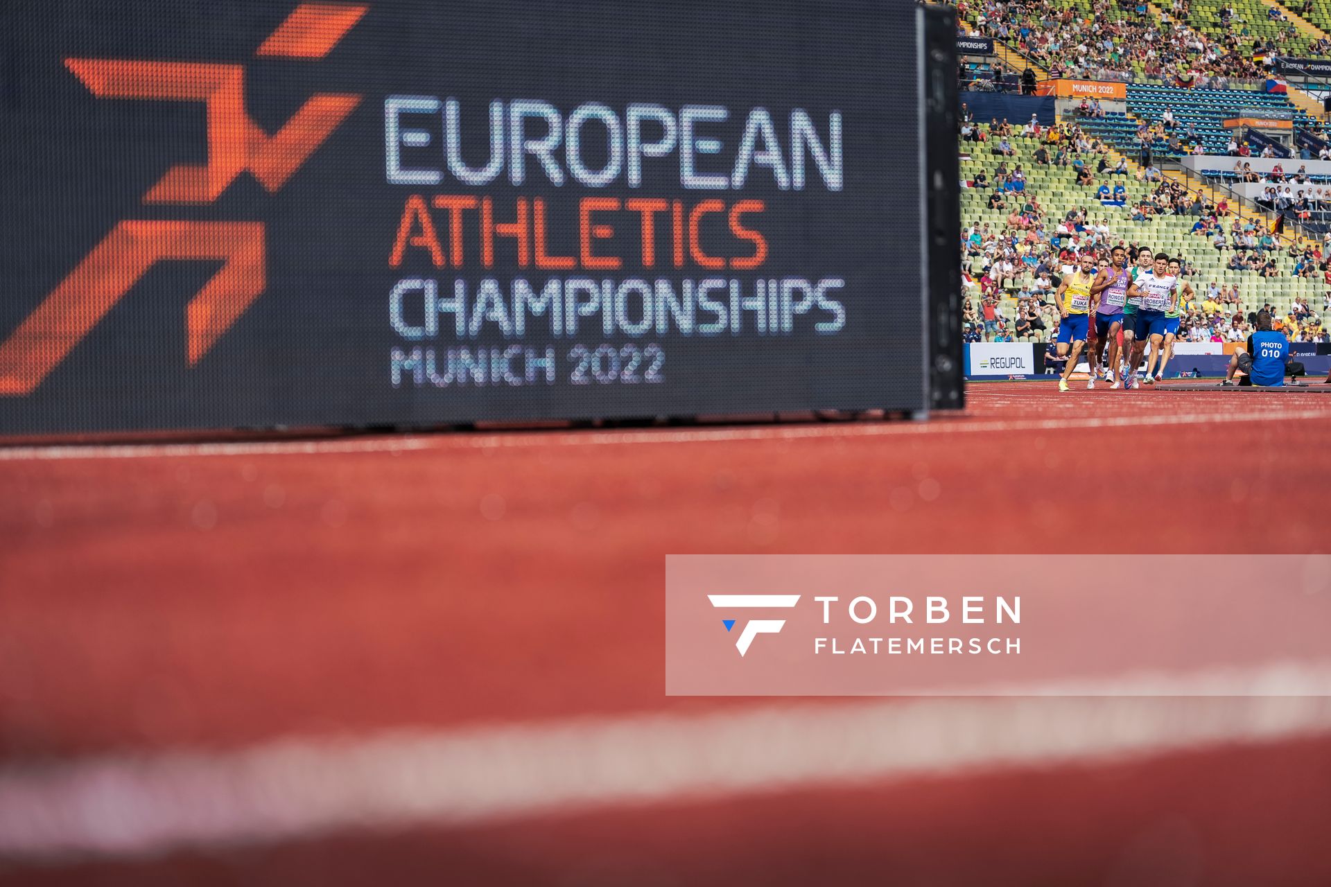 800m Vorlauf mit Amel Tuka (BIH), Daniel Rowden (GBR), Benjamin Robert (FRA) am 18.08.2022 bei den Leichtathletik-Europameisterschaften in Muenchen