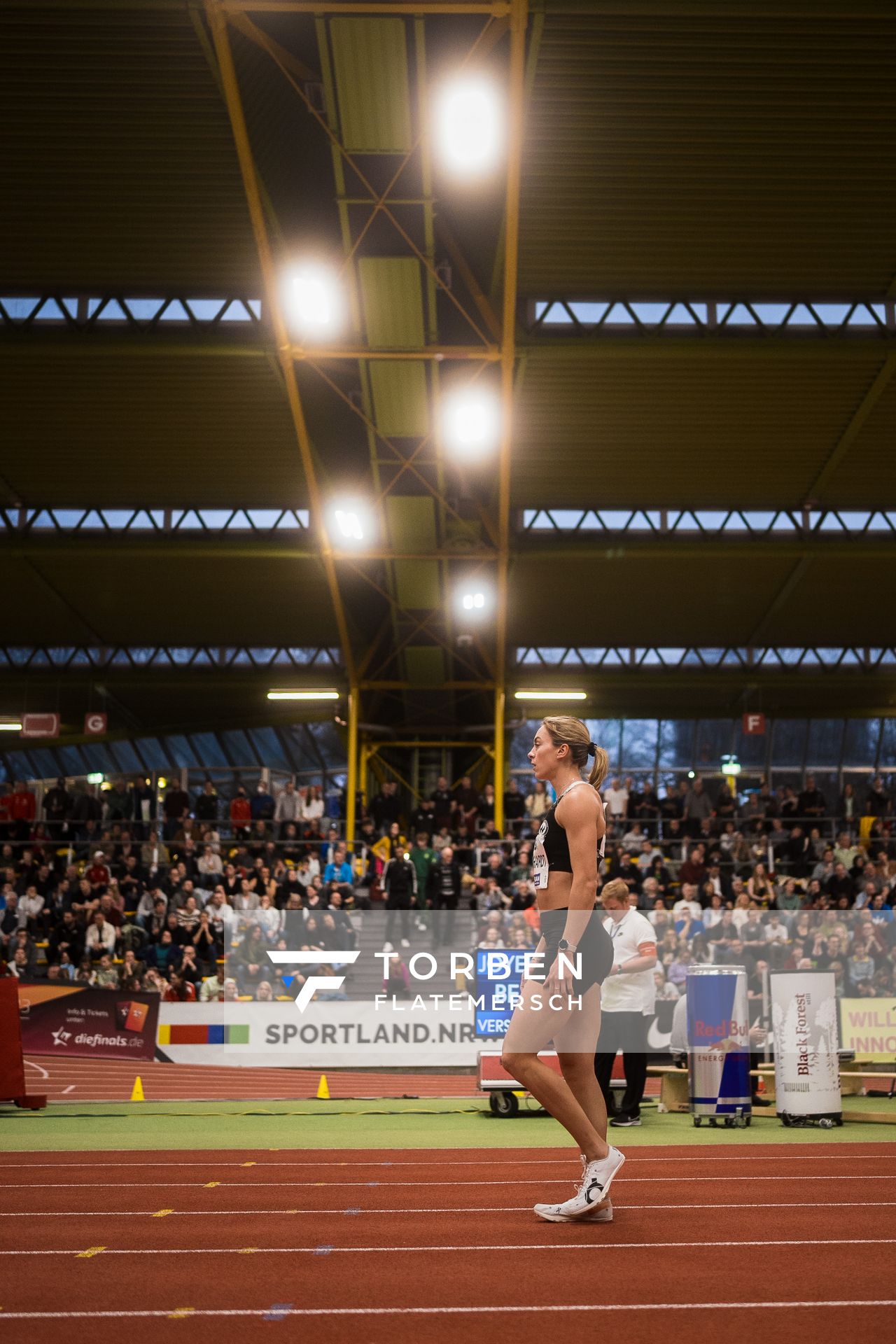 Alexandra Burghardt (LG Gendorf Wacker Burghausen) bei den Deutschen Leichtathletik-Hallenmeisterschaften am 18.02.2023 in der Helmut-Koernig-Halle in Dortmund