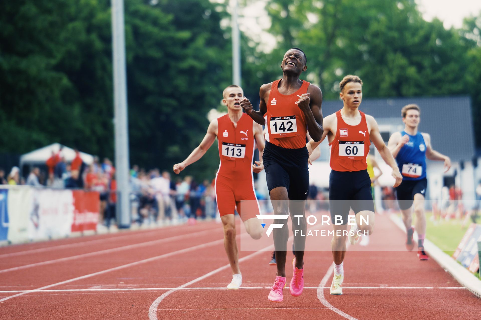 Jenning Faerber (LG Olympia Dortmund), Leonel Nhanombe (LG Olympia Dortmund), Robert Rutz (LC Paderborn) am 07.06.2023 beim Jump n Run Meeting im Stadion Dortmund-Hacheney in Dortmund