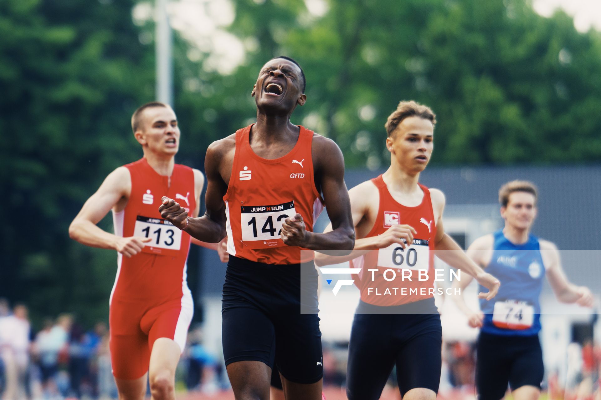 Jenning Faerber (LG Olympia Dortmund), Leonel Nhanombe (LG Olympia Dortmund), Robert Rutz (LC Paderborn) am 07.06.2023 beim Jump n Run Meeting im Stadion Dortmund-Hacheney in Dortmund