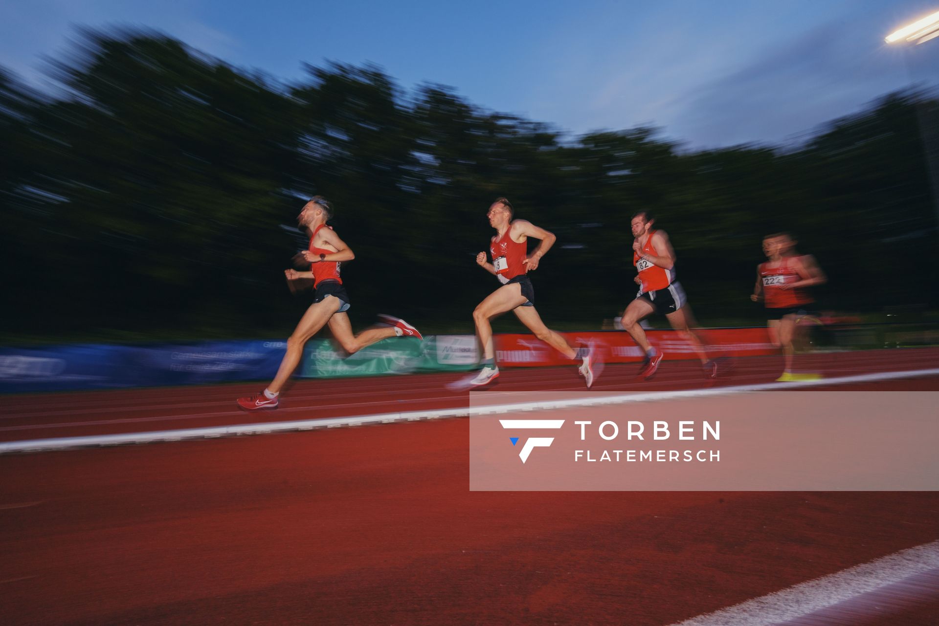 Max Nores (TSV Bayer 04 Leverkusen), Kilian Schreiner (ASC 1990 Breidenbach), Marco Sietmann (LG Brillux Muenster) am 07.06.2023 beim Jump n Run Meeting im Stadion Dortmund-Hacheney in Dortmund