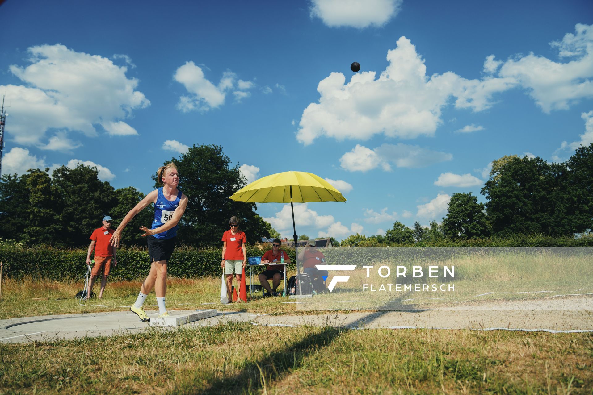 Mika Funck (TV Jahn Walsrode) beim Kugelstossen am 10.06.2023 waehrend den NLV + BLV U20/U16 Landesmeisterschaften im Stadion Berliner Ring in Verden