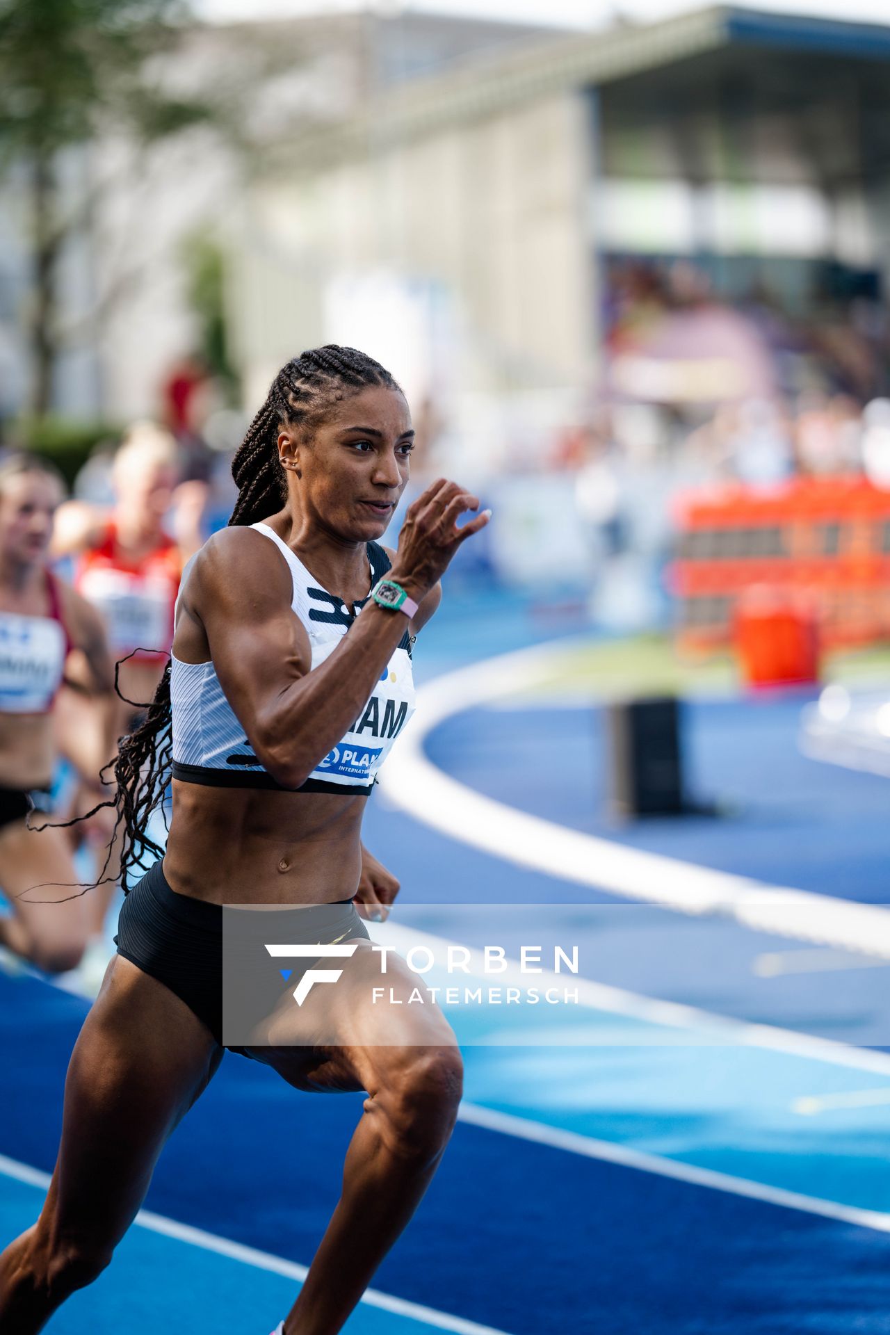 Nafissatou Thiam (BEL/Belgien) ueber 200m am 17.06.2023 beim Stadtwerke Ratingen Mehrkampf-Meeting im Stadion am Stadionring in Ratingen