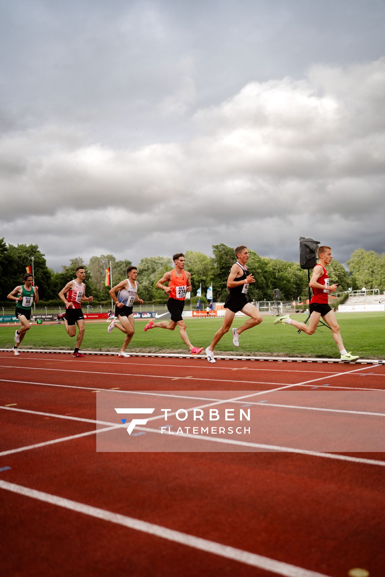 Benjamin Dern (Silvesterlauf Trier), Constantin Carls (TSV Bayer 04 Leverkusen), Felix Ebel (Emder Laufgemeinschaft) am 01.07.2023 waehrend den deutschen U23 Leichtathletik-Meisterschaften im Jahnstadion in Göttingen