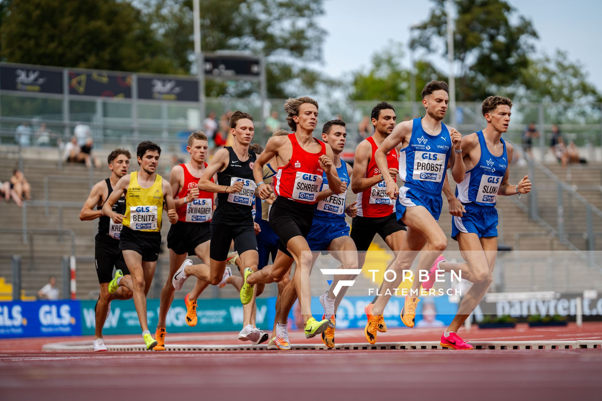 1500m Finale mit Marius Probst (TV Wattenscheid 01), Maximilian Sluka (TV Wattenscheid 01), Christoph Kessler (LG Region Karlsruhe), Elias Schreml (LG Olympia Dortmund), Timo Benitz (LG farbtex Nordschwarzwald) während der 113. Deutschen Leichtathletik-Meisterschaften am 09.07.2023 im Auestadion in Kassel