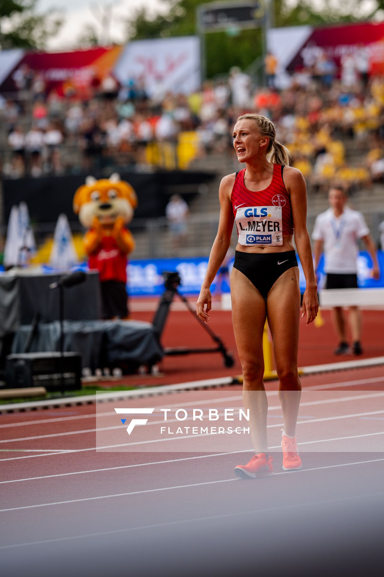 Lea Meyer (TSV Bayer 04 Leverkusen) ueber 3000m Hindernis während der 113. Deutschen Leichtathletik-Meisterschaften am 09.07.2023 im Auestadion in Kassel