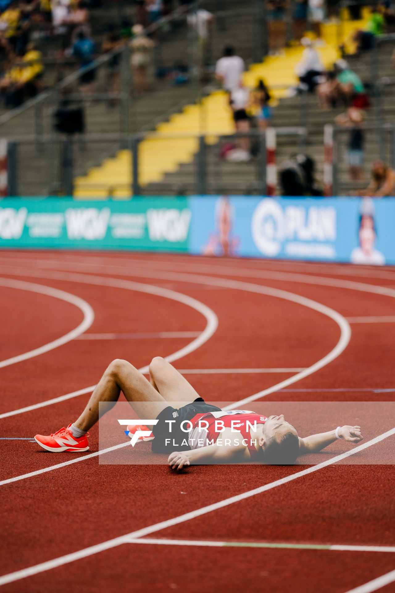 Maximilian Thorwirth (SFD 75 Duesseldorf-Sued) nach den 5000m während der 113. Deutschen Leichtathletik-Meisterschaften am 09.07.2023 im Auestadion in Kassel