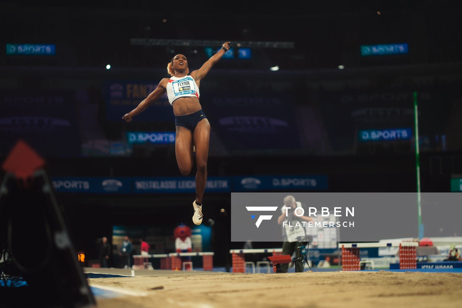 Tiffany Flynn (USA) im Weitsprung beim 4. ISTAF INDOOR Düsseldorf am 04.02.2024 im PSD Bank Dome in Düsseldorf