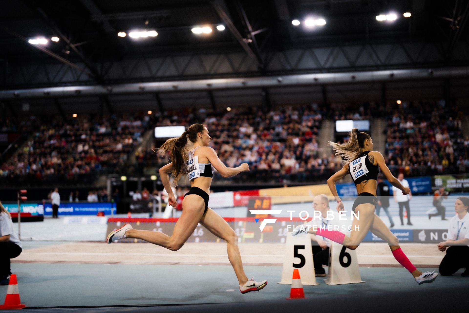 Marsha Dunkel (LT DSHS Köln) im 400m Vorlauf am 17.02.2024 während den 71. Deutschen Leichtathletik-Hallenmeisterschaften in der QUARTERBACK Immobilien ARENA in Leipzig