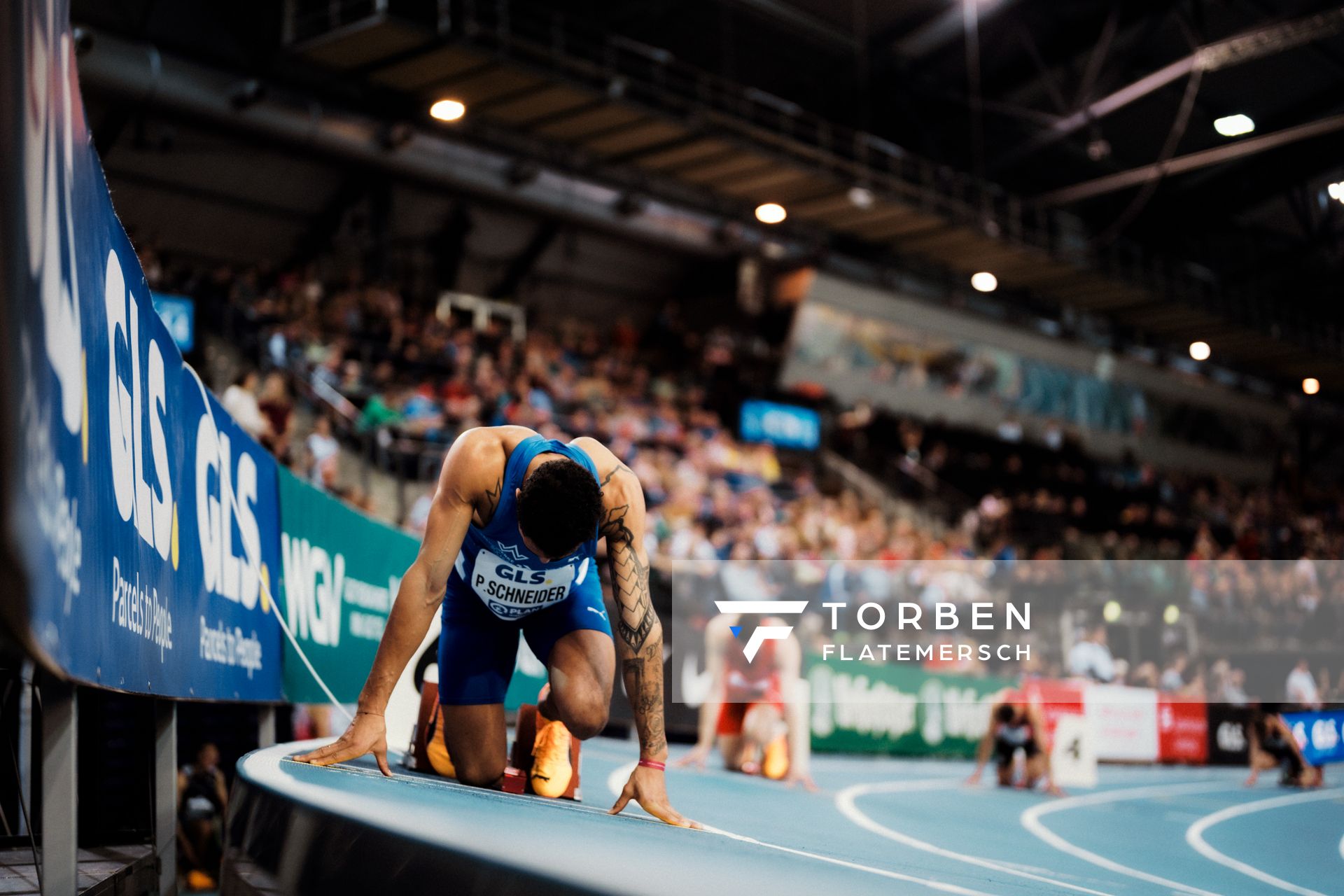 Patrick Schneider (TV Wattenscheid 01) im Startblock beim 400m Halbfinale am 17.02.2024 während den 71. Deutschen Leichtathletik-Hallenmeisterschaften in der QUARTERBACK Immobilien ARENA in Leipzig