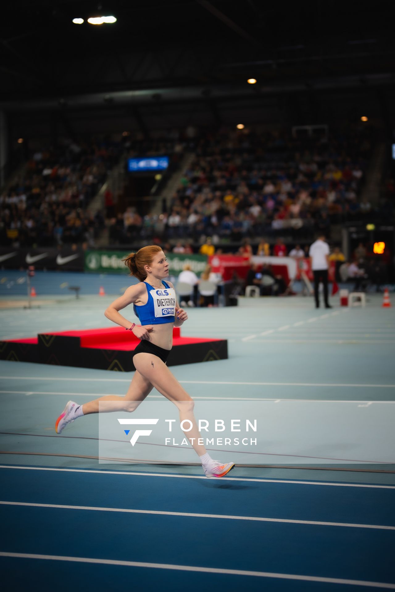 Eva Dieterich (LAV Stadtwerke Tübingen) im 3000m Finale der Frauen am 17.02.2024 während den 71. Deutschen Leichtathletik-Hallenmeisterschaften in der QUARTERBACK Immobilien ARENA in Leipzig