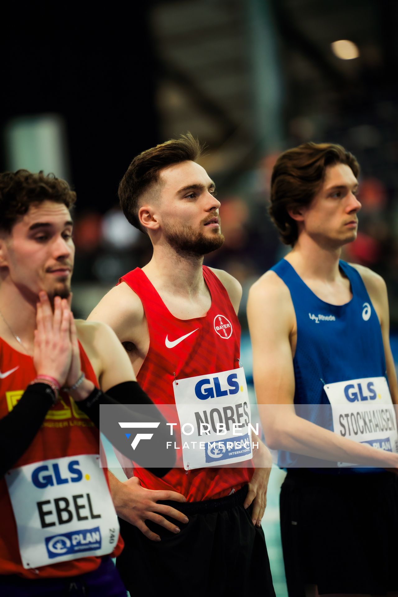 Max Nores (TSV Bayer 04 Leverkusen) vor dem 3000m Finale am 17.02.2024 während den 71. Deutschen Leichtathletik-Hallenmeisterschaften in der QUARTERBACK Immobilien ARENA in Leipzig