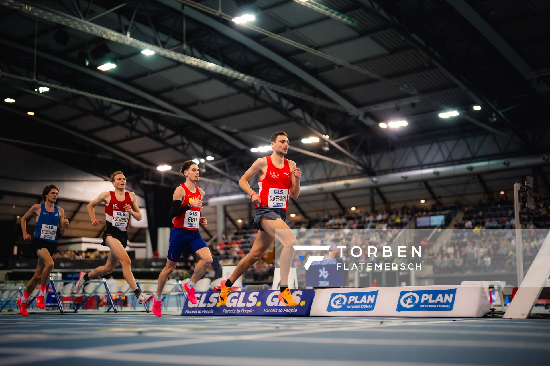 Christoph Kessler (LG Region Karlsruhe), Felix Ebel (Braunschweiger Laufclub), Kilian Schreiner (ASC 1990 Breidenbach), Malte Stockhausen (LAZ Rhede) im 3000m Finale am 17.02.2024 während den 71. Deutschen Leichtathletik-Hallenmeisterschaften in der QUARTERBACK Immobilien ARENA in Leipzig