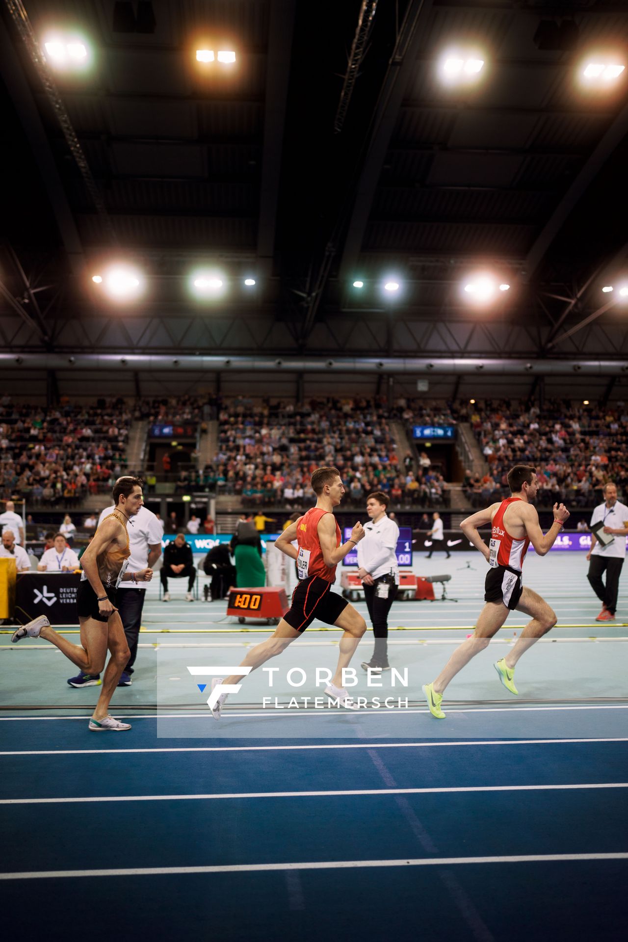 Artur Beimler (Braunschweiger Laufclub), Marco Sietmann (LG Brillux Münster) am 18.02.2024 während den 71. Deutschen Leichtathletik-Hallenmeisterschaften in der QUARTERBACK Immobilien ARENA in Leipzig