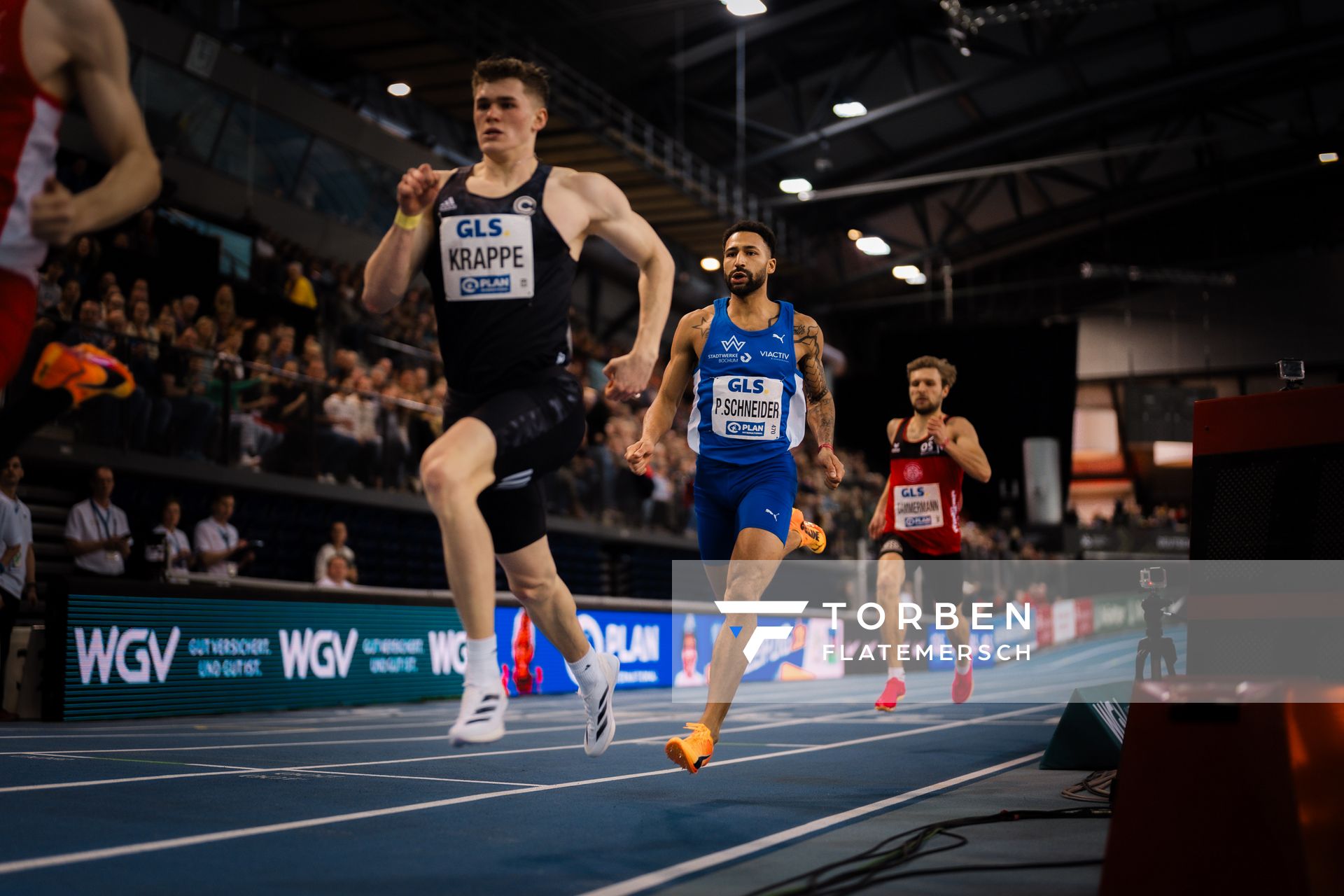 Patrick Schneider (TV Wattenscheid 01) im 400m Finale am 18.02.2024 während den 71. Deutschen Leichtathletik-Hallenmeisterschaften in der QUARTERBACK Immobilien ARENA in Leipzig