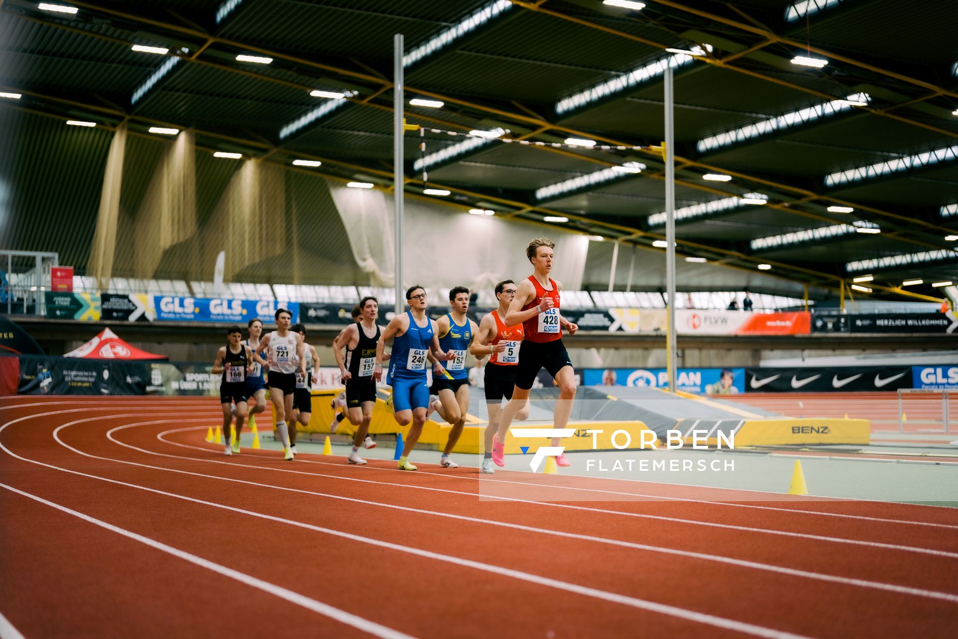 Jonas Patri (TSV Bayer 04 Leverkusen), Simon Arnold (LG Region Karlsruhe), Jonas Storch (LG Passau), Benedikt Hoffmann (TV Waldstraße Wiesbaden), Moritz Gutowski (LG Stadtwerke München), Janne Henschel (LG Filder) im 1500m Vorlauf waehrend der 55. Deutsche Jugend-Hallenmeisterschaften U20 am 24.02.2024 in der Helmut-Körnig-Halle in Dortmund