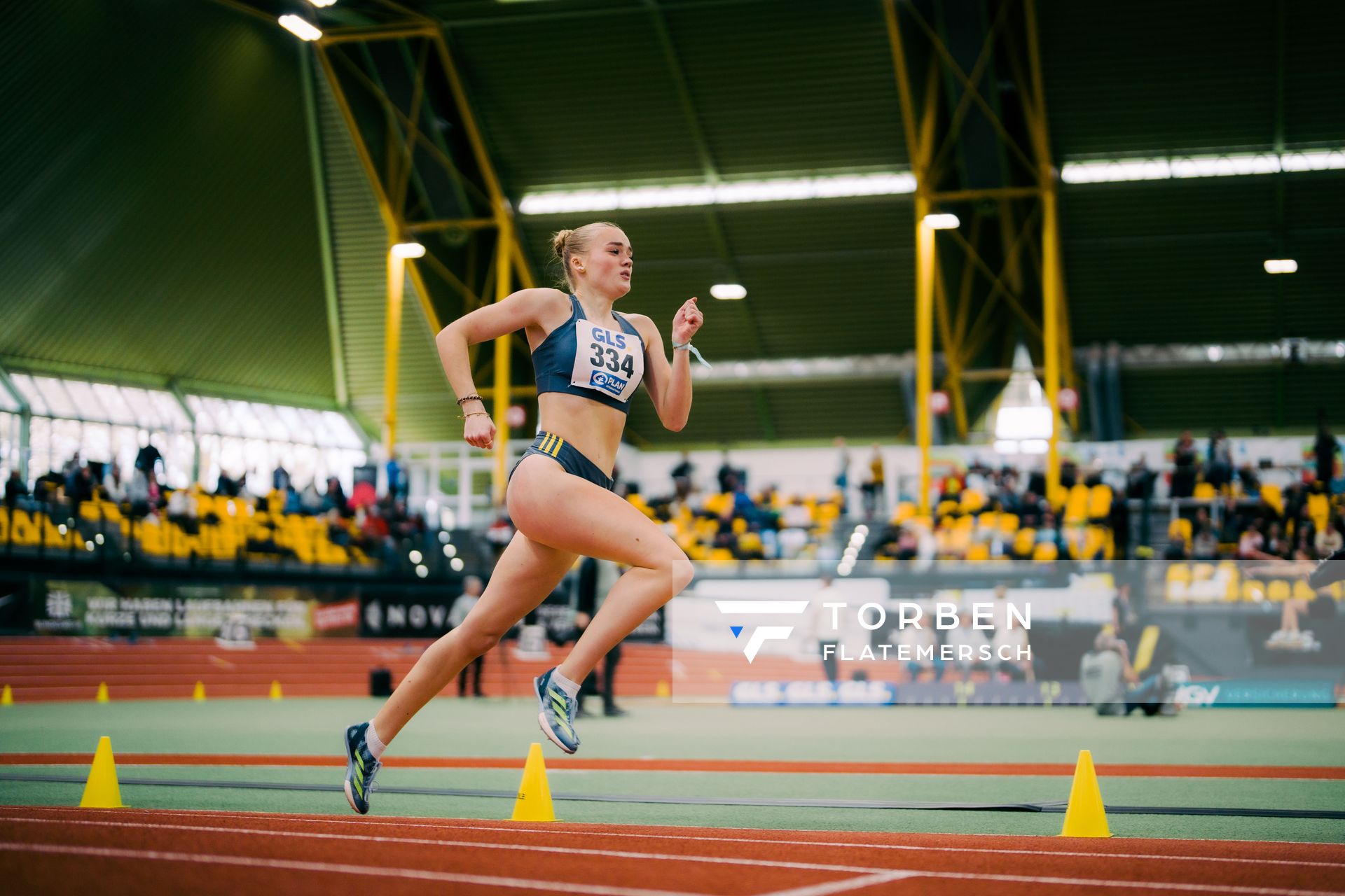 Pia Albers (VfL Löningen) waehrend der 55. Deutsche Jugend-Hallenmeisterschaften U20 am 24.02.2024 in der Helmut-Körnig-Halle in Dortmund