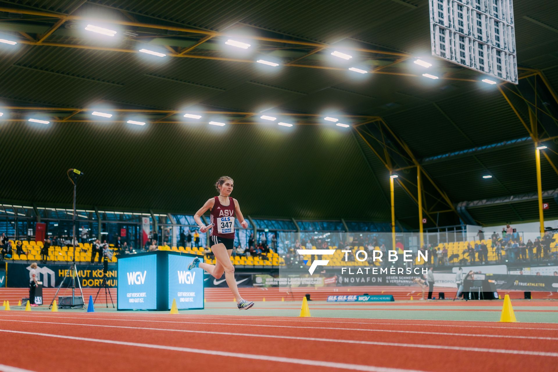 Vera Coutellier (ASV Köln e. V.)waehrend der 55. Deutsche Jugend-Hallenmeisterschaften U20 am 24.02.2024 in der Helmut-Körnig-Halle in Dortmund