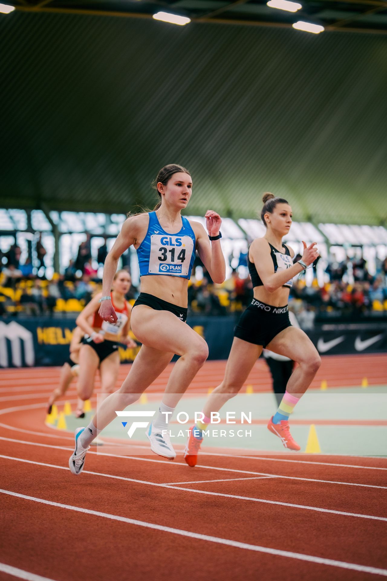 Mieke Wübben (LG Emstal Dörpen) waehrend der 55. Deutsche Jugend-Hallenmeisterschaften U20 am 25.02.2024 in der Helmut-Körnig-Halle in Dortmund