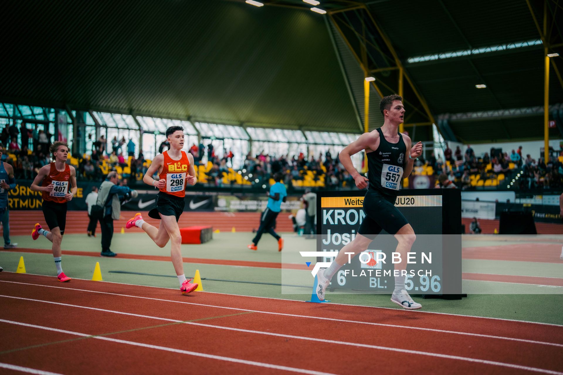 Luke Hühn (Braunschweiger Laufclub) waehrend der 55. Deutsche Jugend-Hallenmeisterschaften U20 am 25.02.2024 in der Helmut-Körnig-Halle in Dortmund