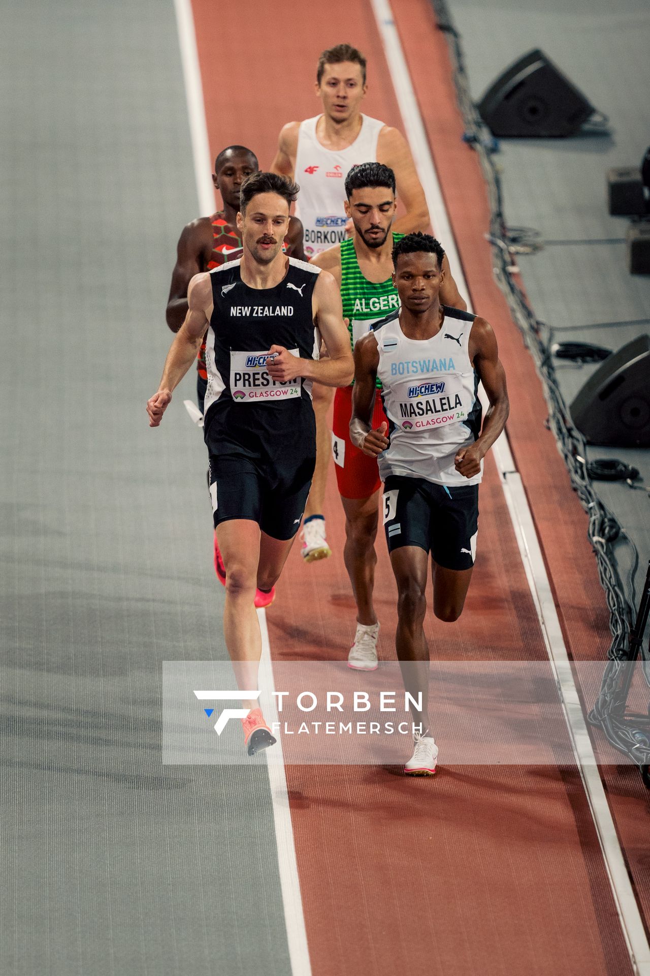 James Preston (NZL/New Zealand), Tshepiso Masalela (BOT/Botswana) am 01.03.2024 bei den World Athletics Indoor Championships in Glasgow (Schottland / Vereinigtes Königreich)