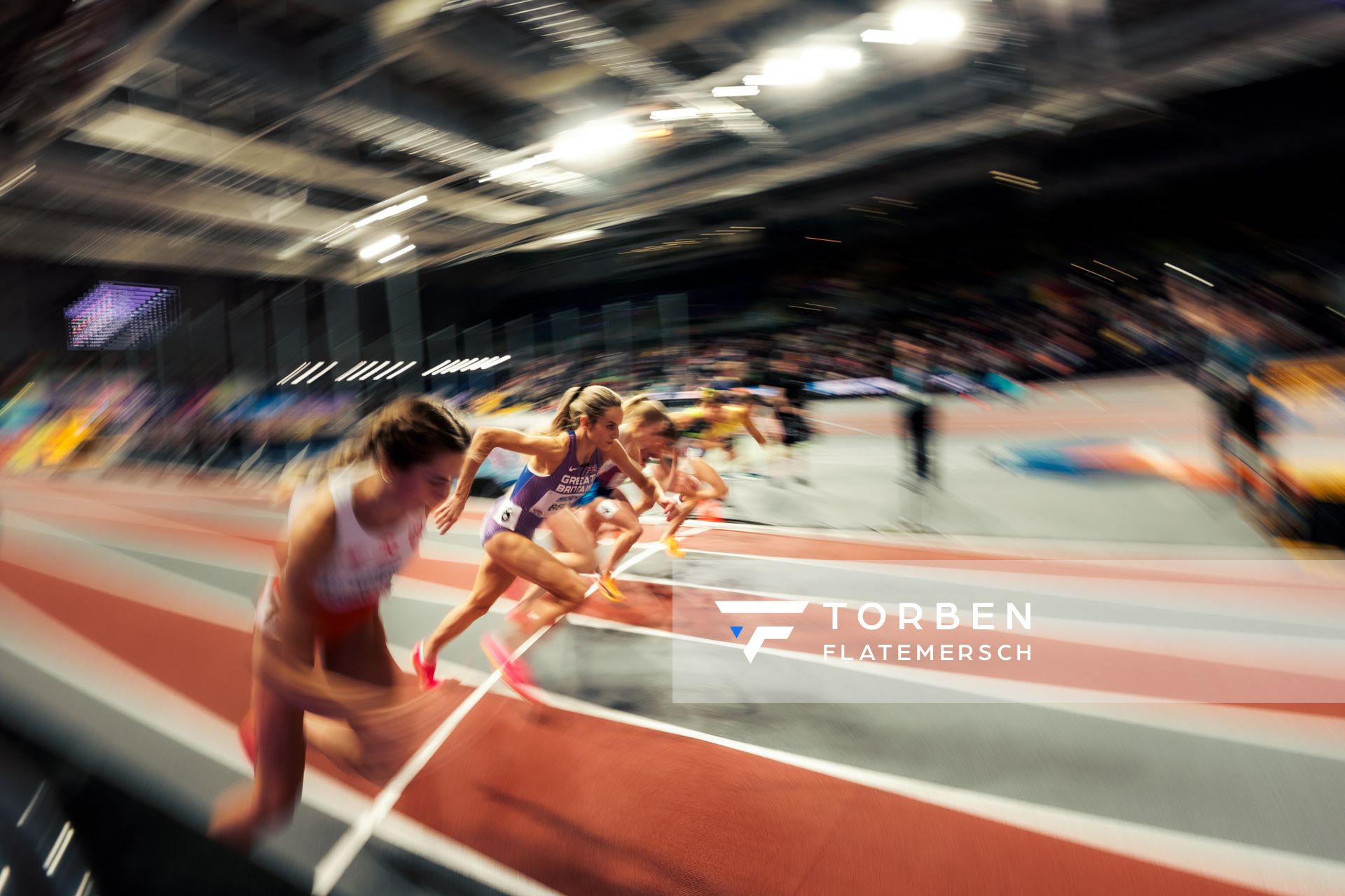 Georgia Bell (GBR/Great Britain) im 1500m Vorlauf am 01.03.2024 bei den World Athletics Indoor Championships in Glasgow (Schottland / Vereinigtes Königreich)