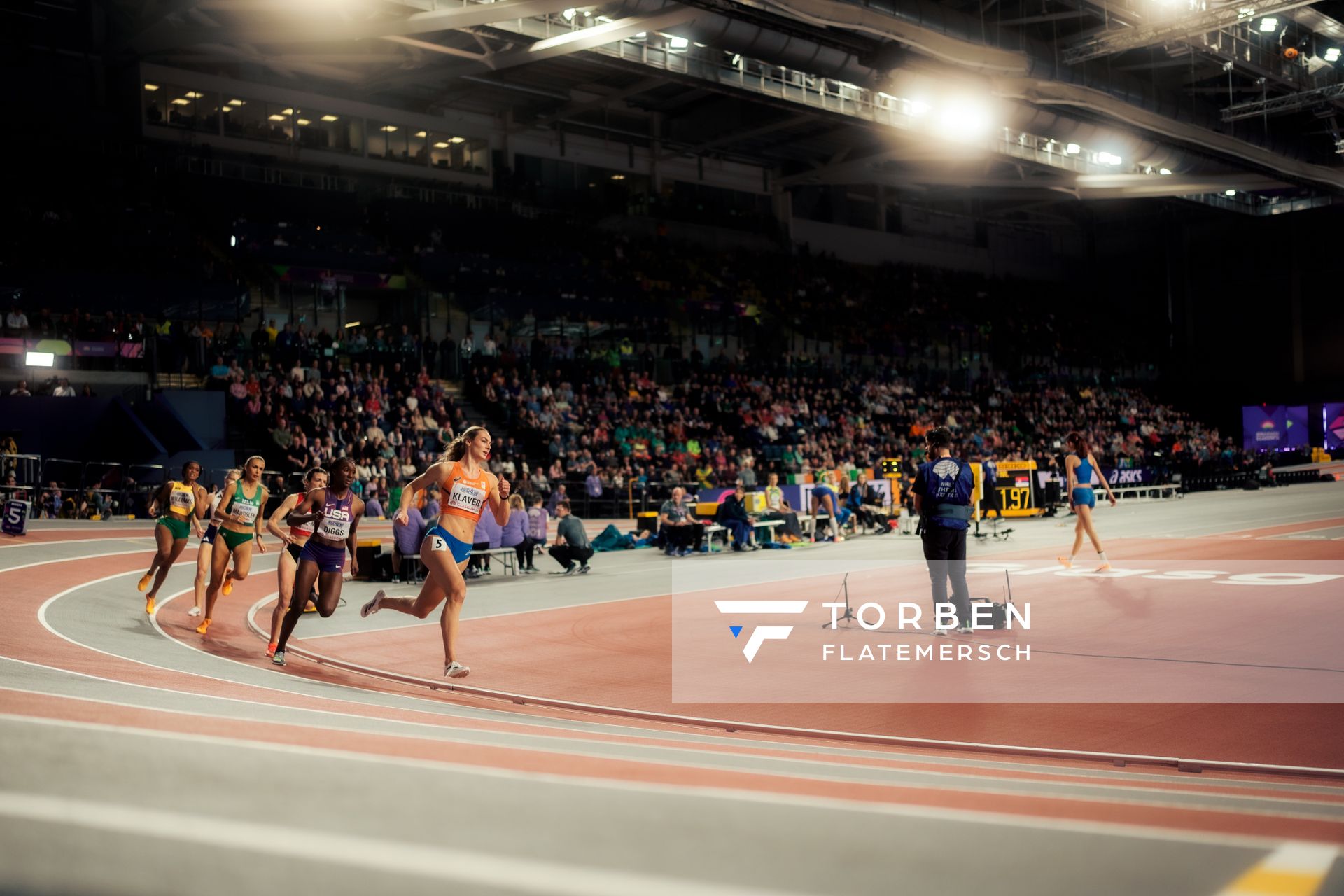 Lieke Klaver (NED/Netherlands) , Talitha Diggs (USA/United States of America) im 400m Halbfinale am 01.03.2024 bei den World Athletics Indoor Championships in Glasgow (Schottland / Vereinigtes Königreich)