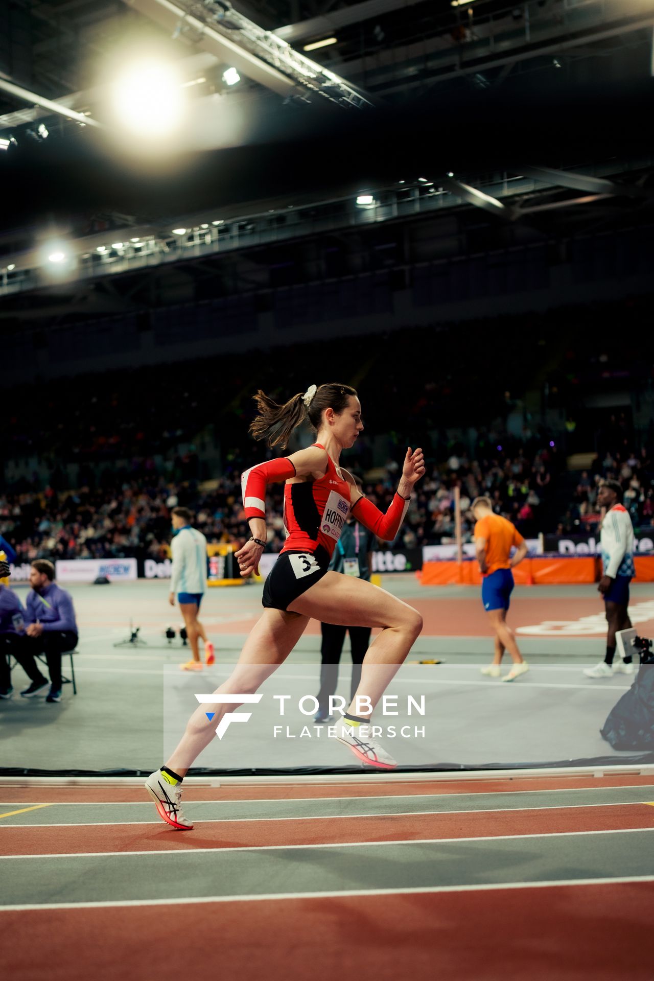 Lore Hoffmann (SUI/Switzerland) im 800m Halbfinale am 02.03.2024 bei den World Athletics Indoor Championships in Glasgow (Schottland / Vereinigtes Königreich)